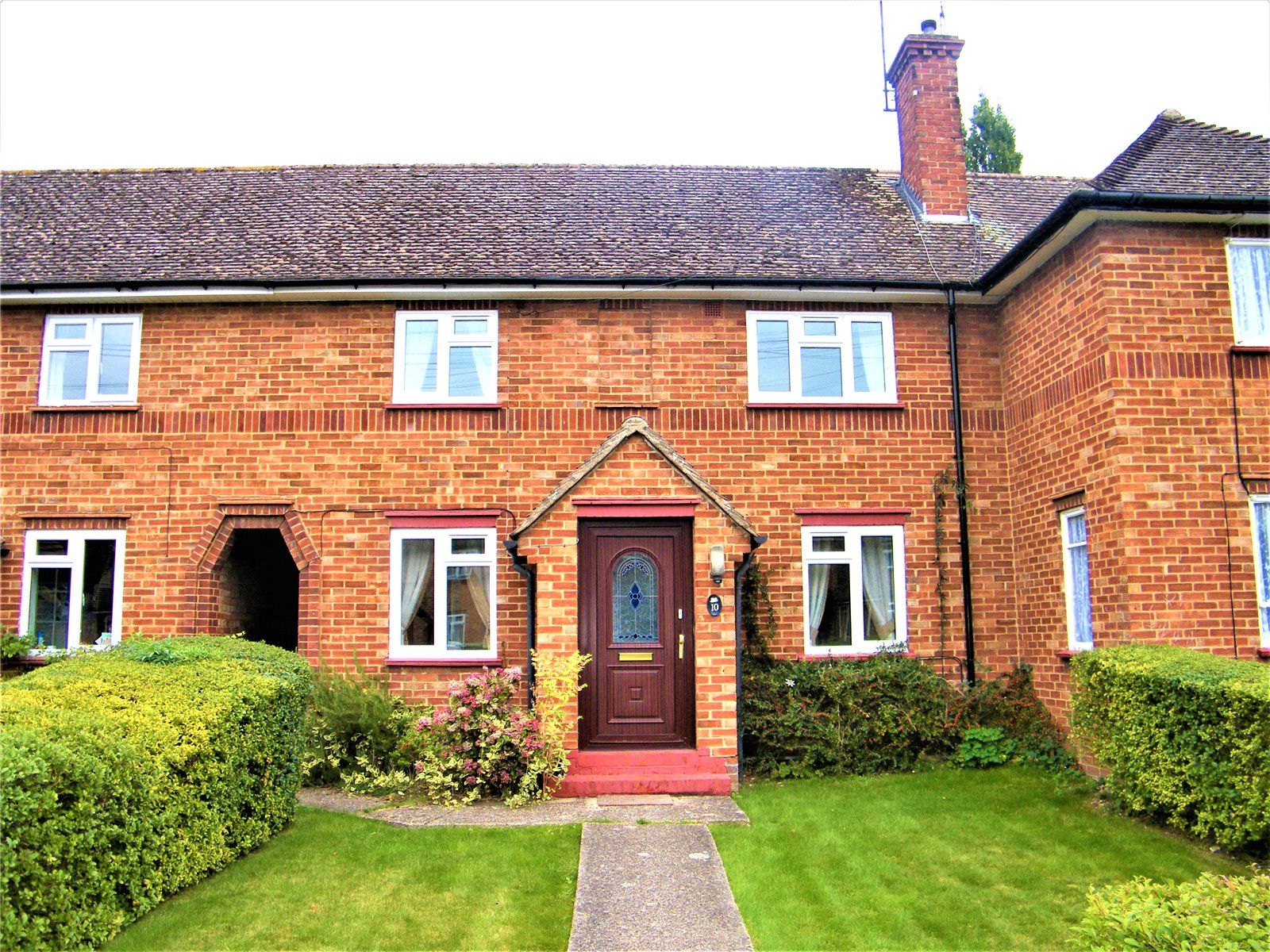 2 bed terraced house to rent in Edinburgh Road, Marlow, Buckinghamshire