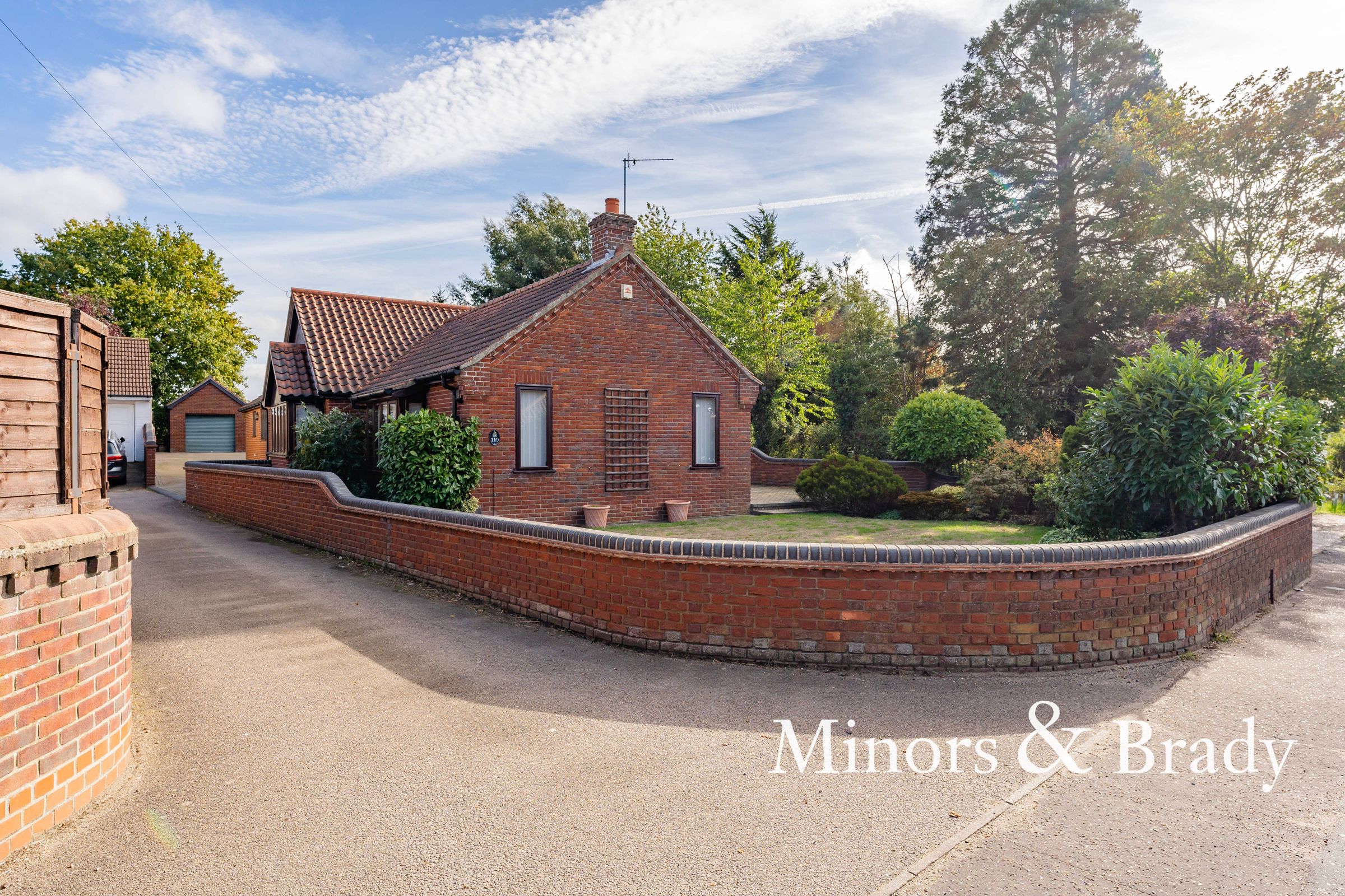 3 bed detached bungalow for sale in Holt Road, Horsford, Norwich NR10