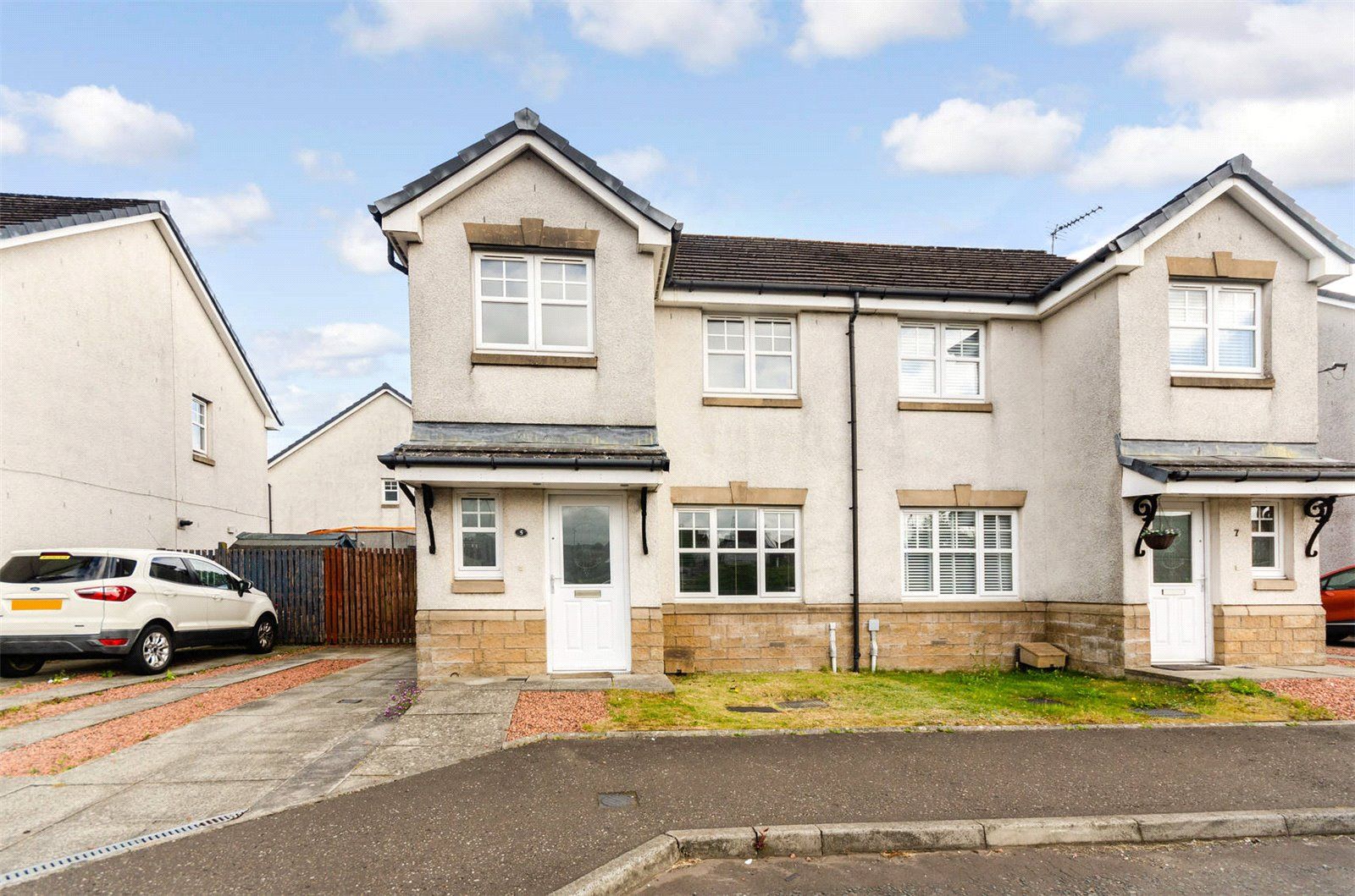 3 bed semidetached house for sale in Cruikshanks Court, Denny