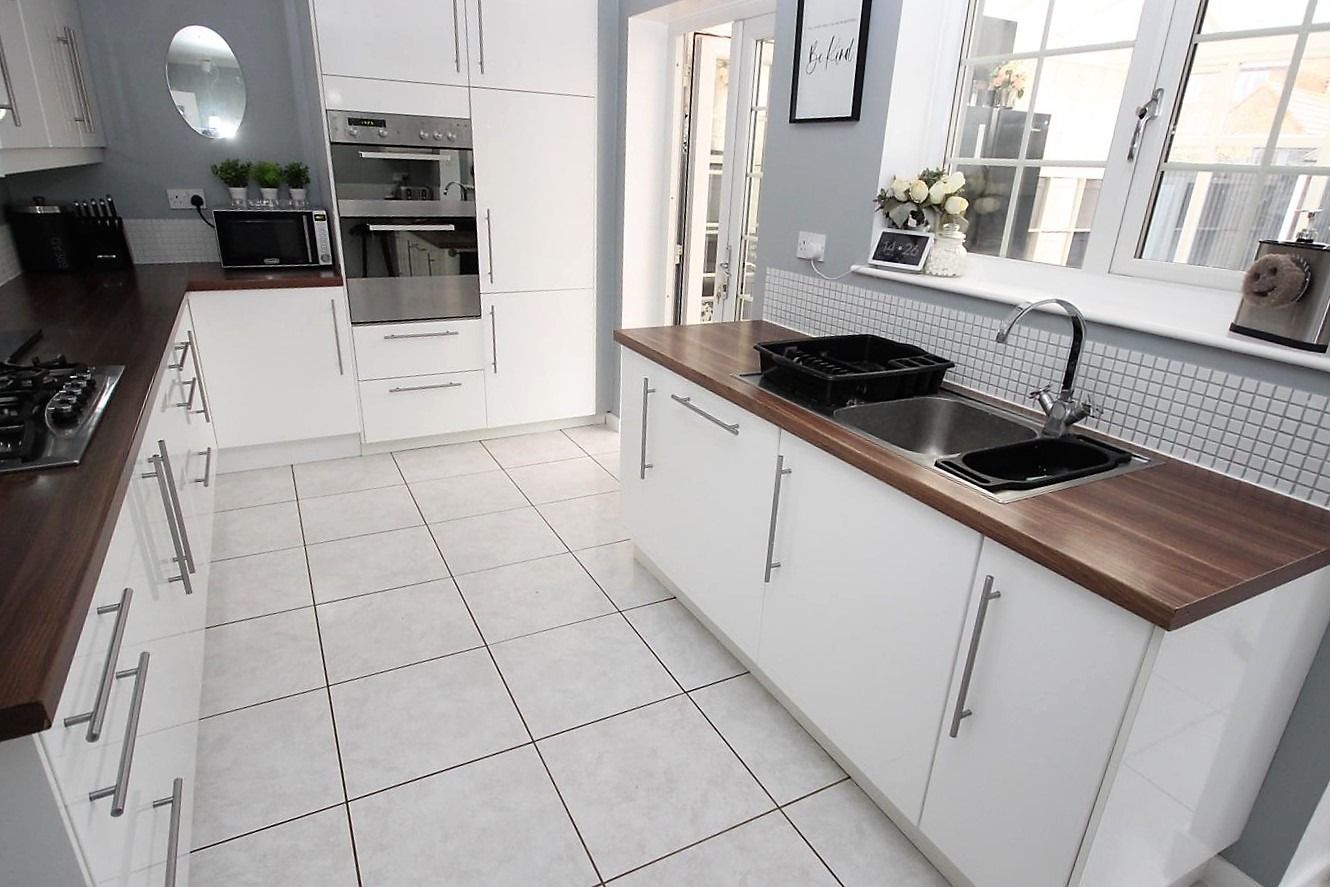 4 bed semidetached house for sale in Milby Drive, St Nicolas Park