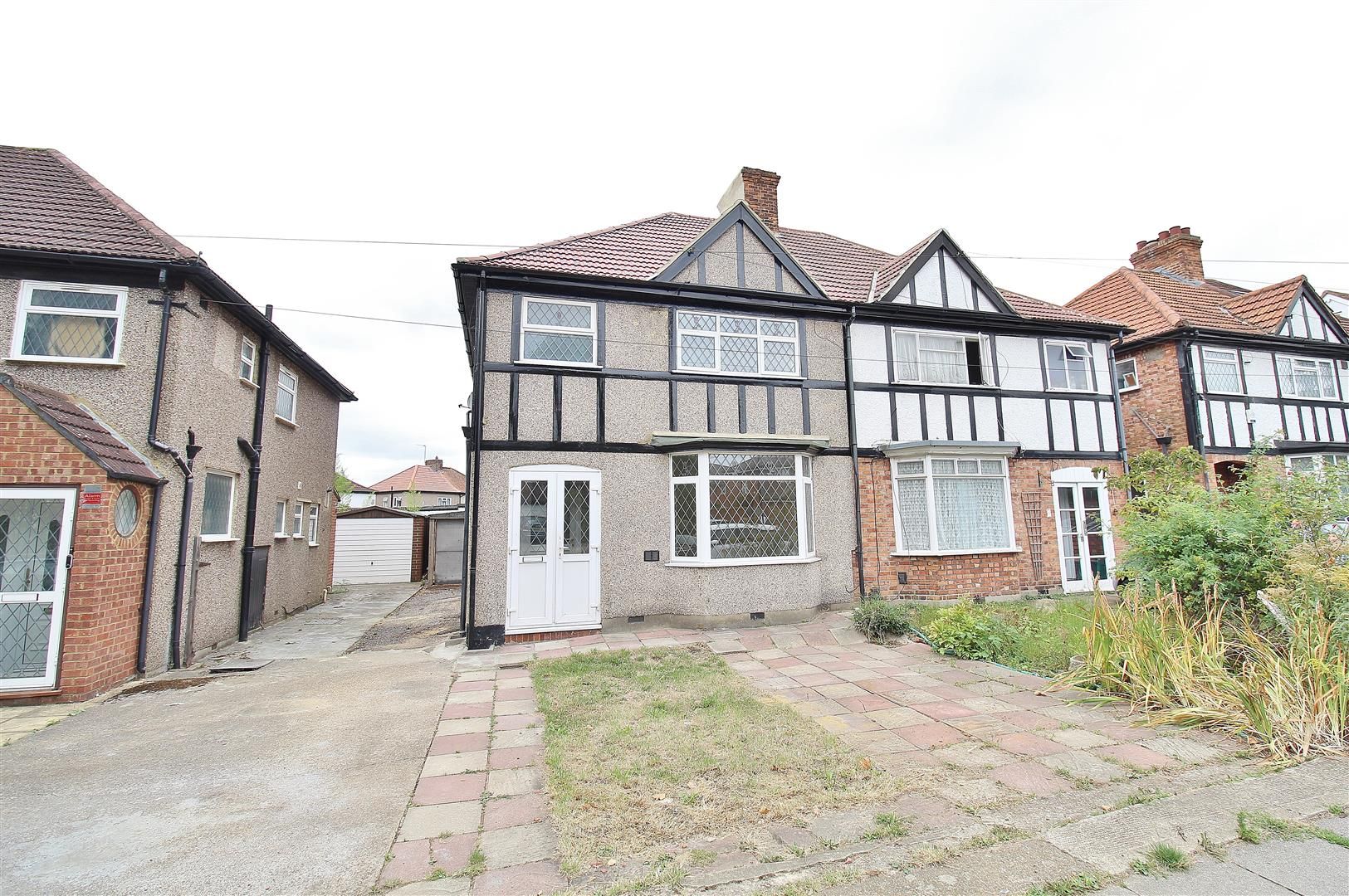 3 bed semidetached house to rent in Gresham Road, Hounslow TW3 Zoopla