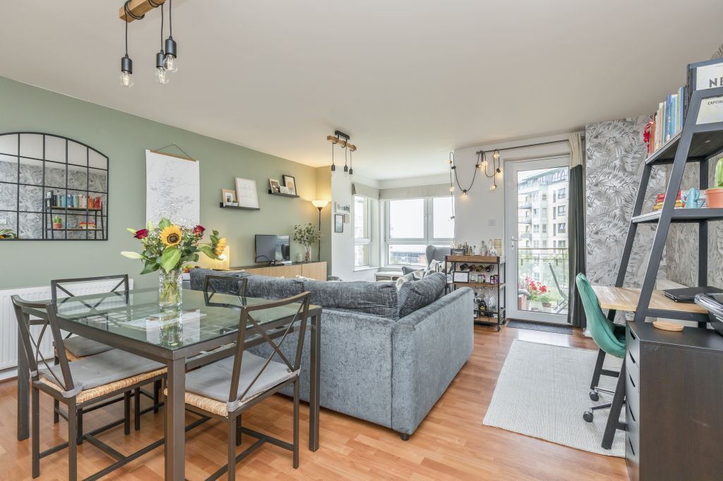 198/13 Lindsay Road The Shore Edinburgh EH6  