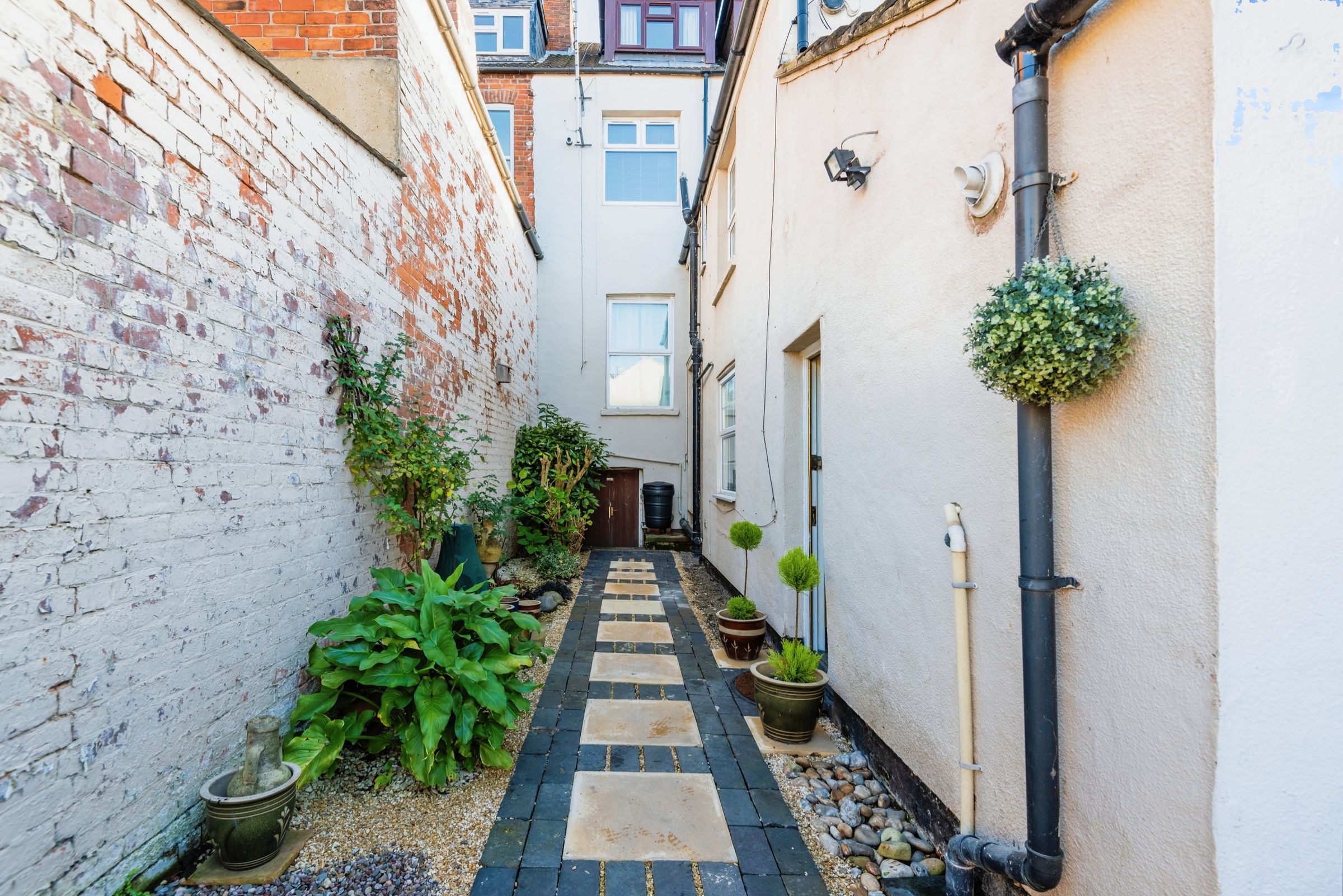 1 bed mews house for sale in Park End Road, Gloucester GL1 Zoopla