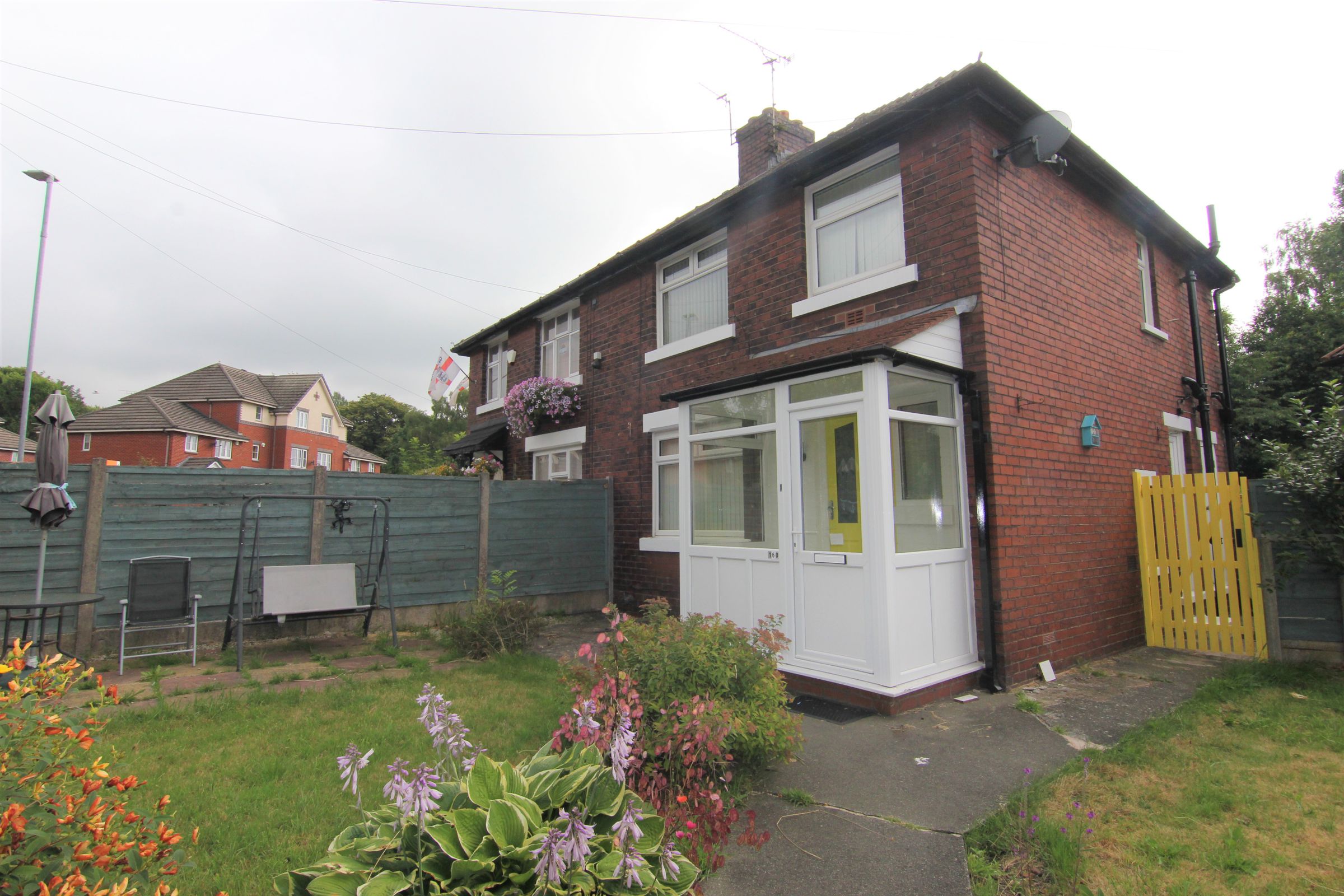 3 bed semidetached house to rent in Plantation Industrial Estate