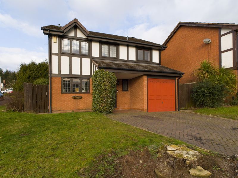 4 bed detached house for sale in Meadowsweet Drive, Priorslee, Telford