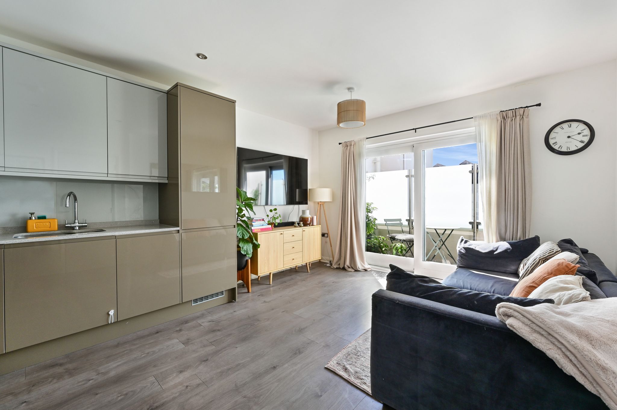 2 bed flat for sale in King Charles Road, Berrylands, Surbiton KT5 Zoopla