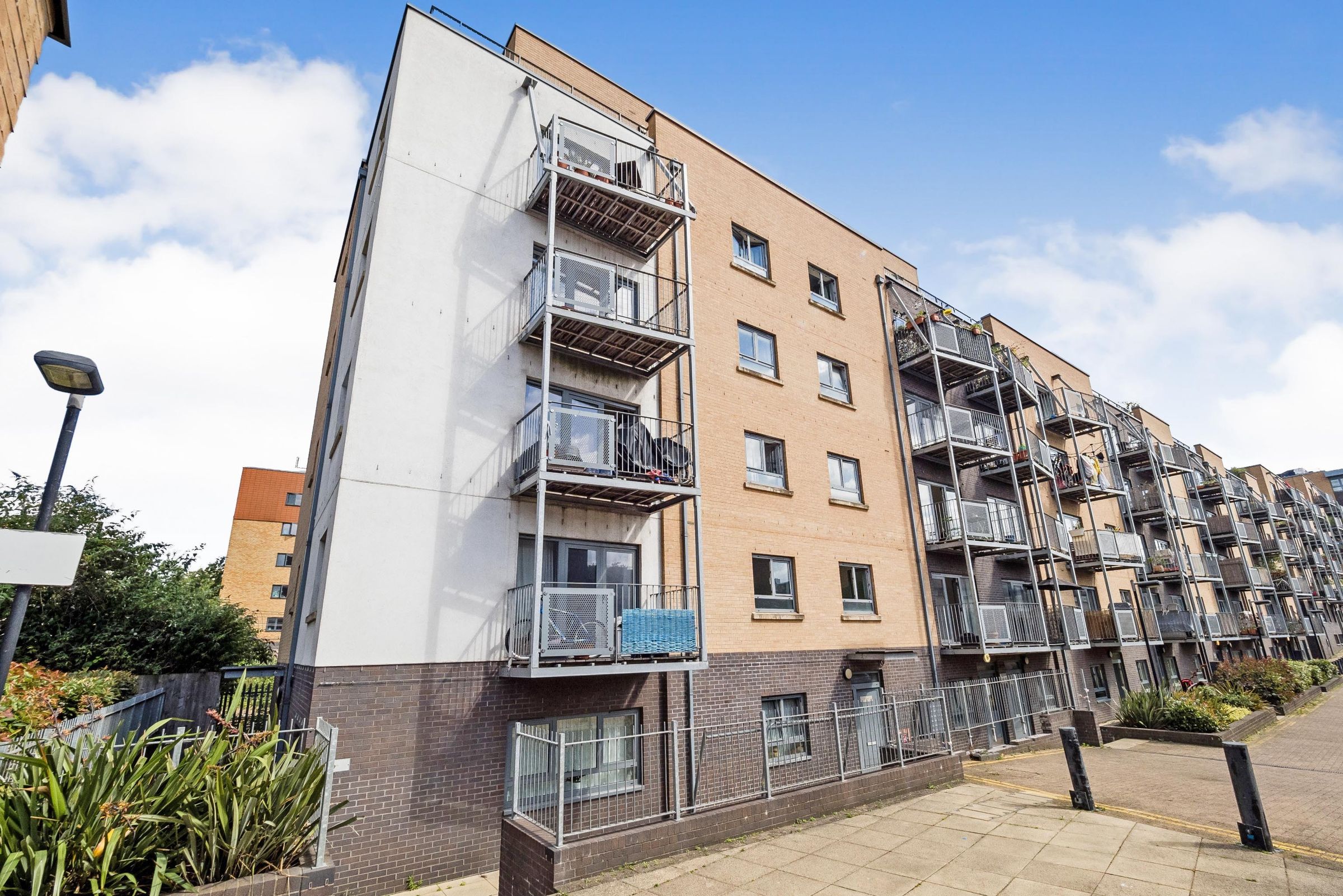 2 bed flat for sale in Estella Apartments, 20 Grove Crecent Road