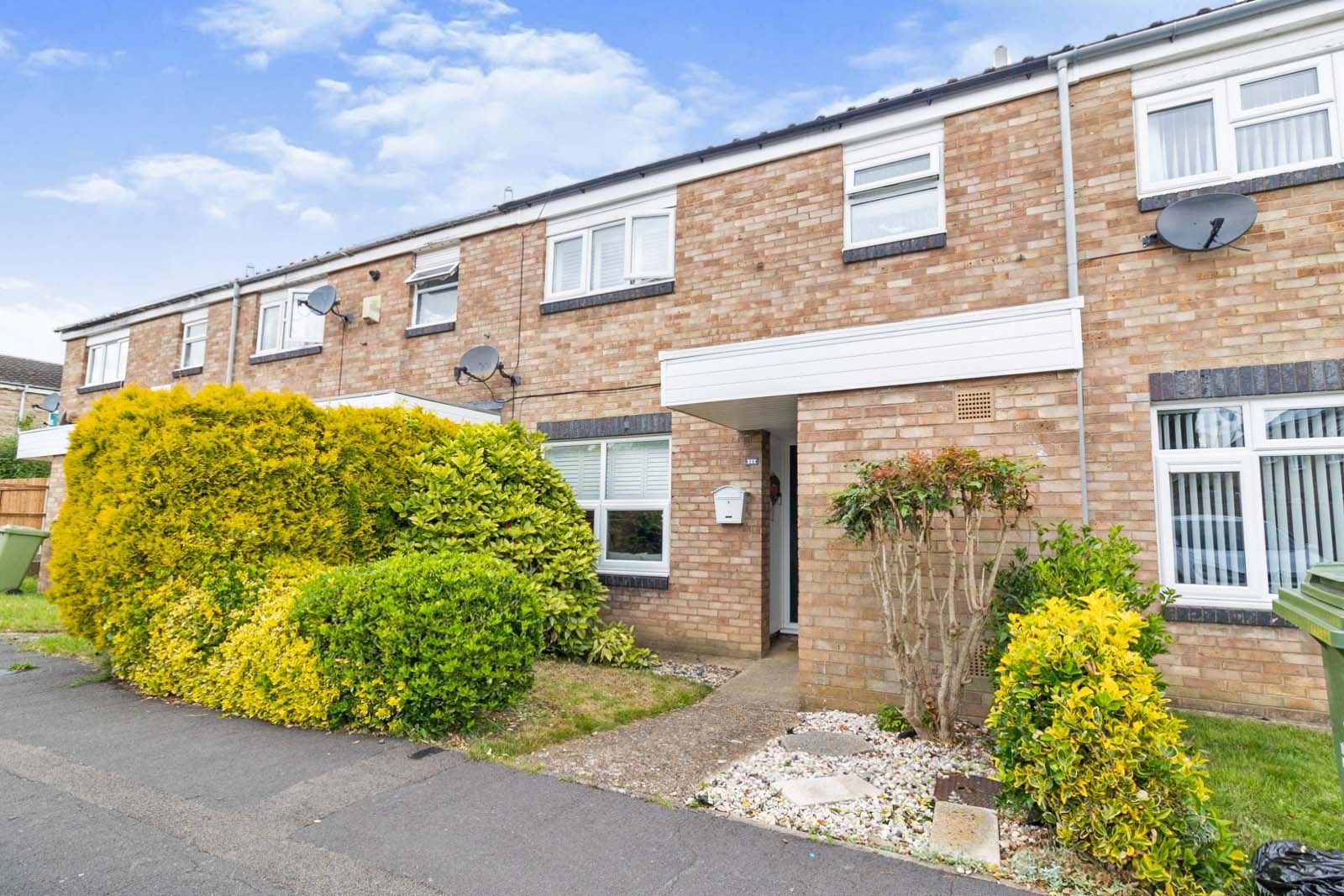 3 bed terraced house for sale in Stantonbury Close, New Bradwell