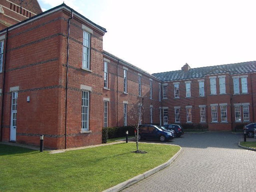 2 bed flat to rent in Beningfield Drive, London Colney, St Albans AL2