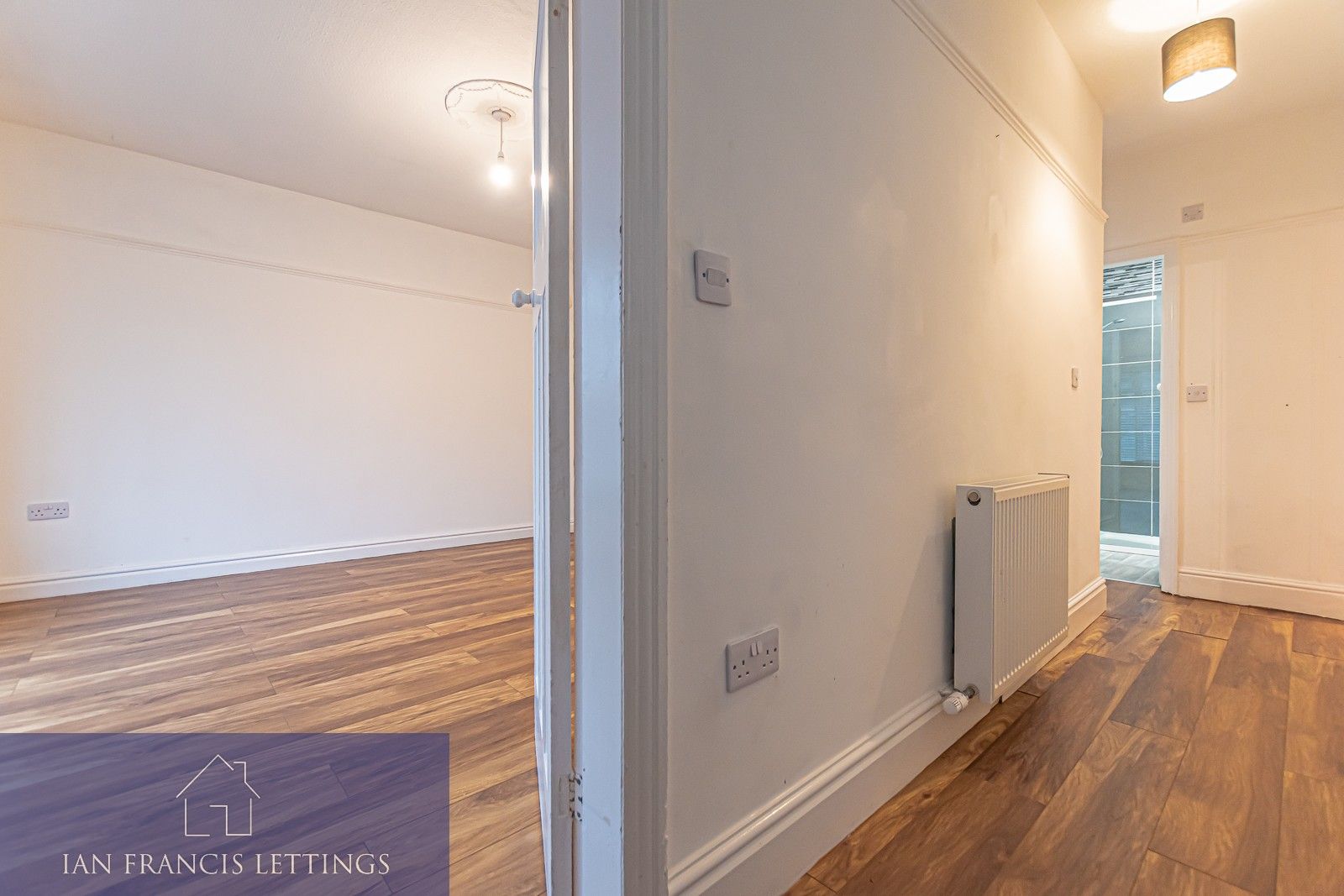 3 bed semidetached bungalow to rent in Jean Avenue, Pennington, Leigh