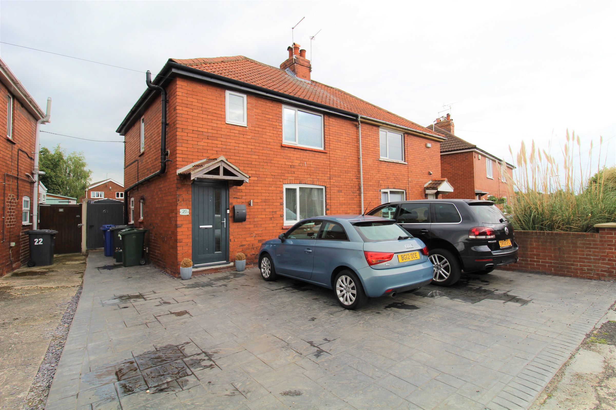 3 bed semidetached house for sale in Crookesbroom Lane, Hatfield