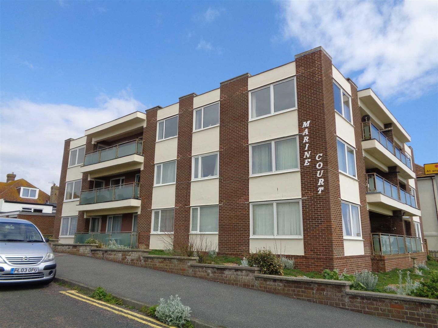 2 bed flat to rent in Marine Court, Connaught Road, Seaford BN25 Zoopla