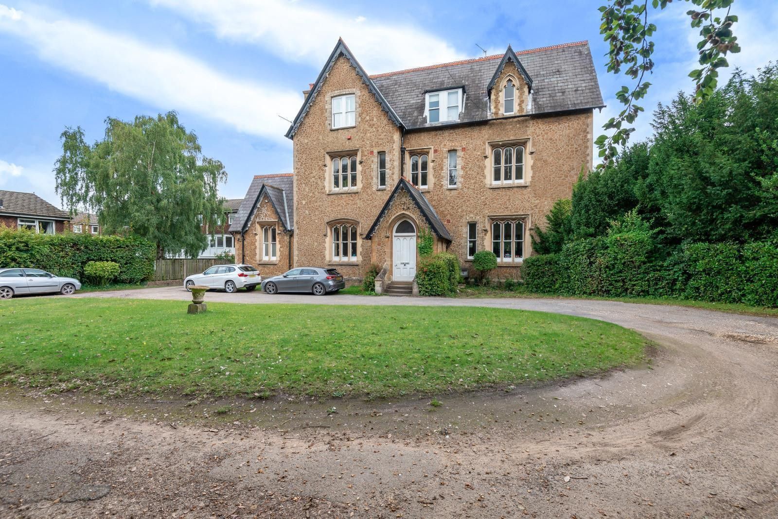 Glebe House, Cross Lanes, Guildford GU1  