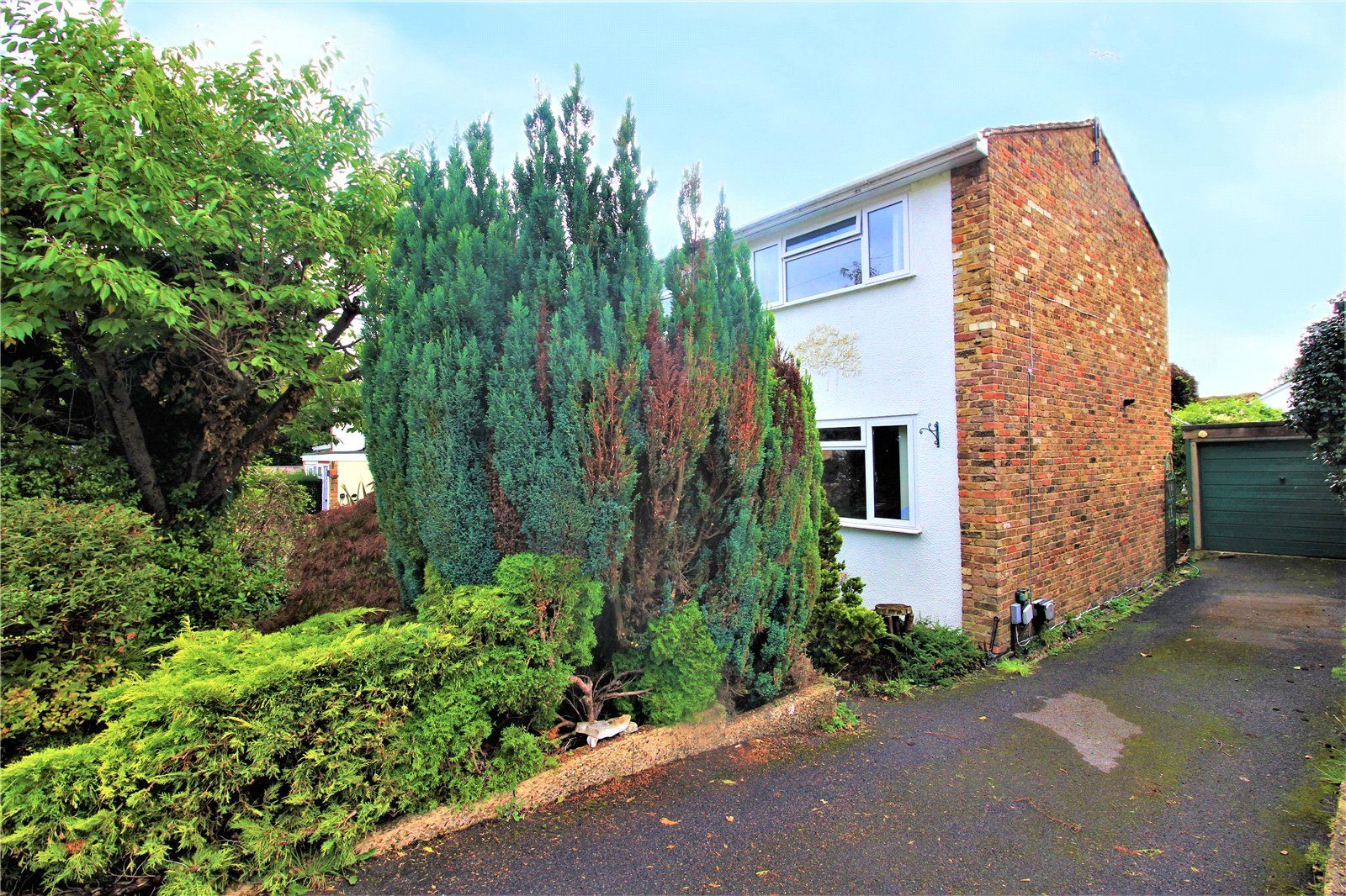 3 bed semidetached house for sale in Baird Road, Farnborough