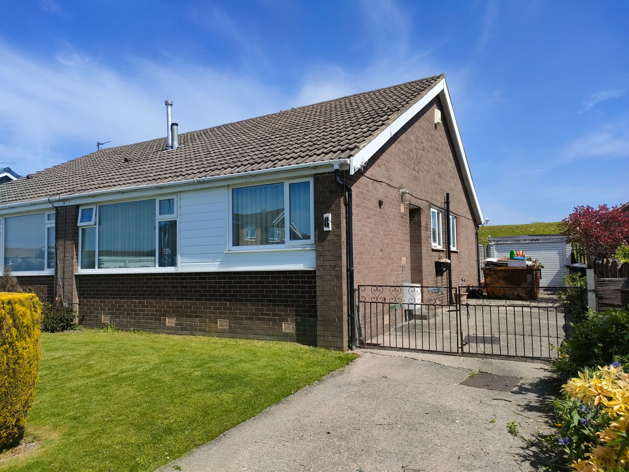 2 bed bungalow for sale in Moorside Crescent, Drighlington, Bradford BD11 Zoopla