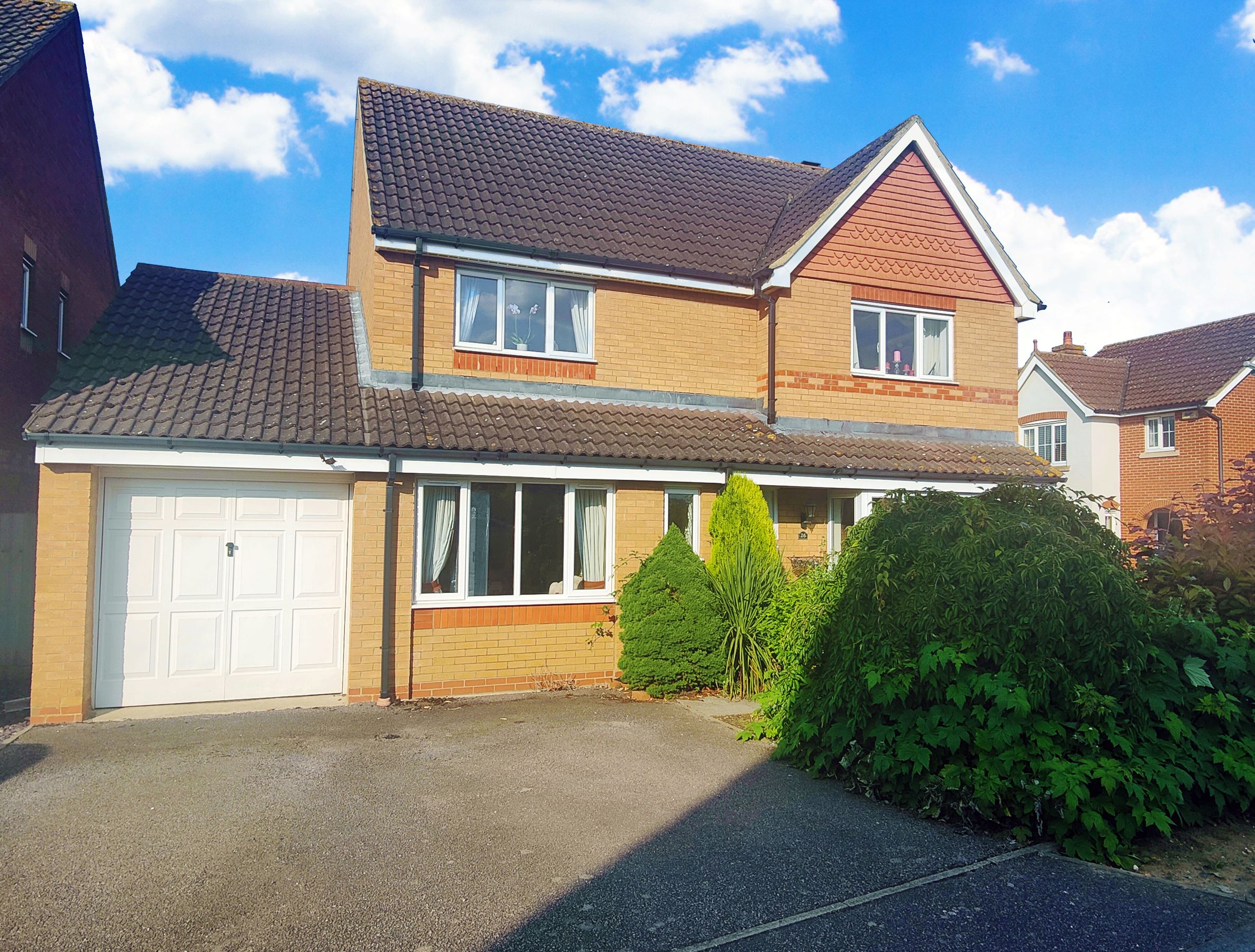 4 bed detached house for sale in Fennel Drive, Biggleswade SG18 Zoopla