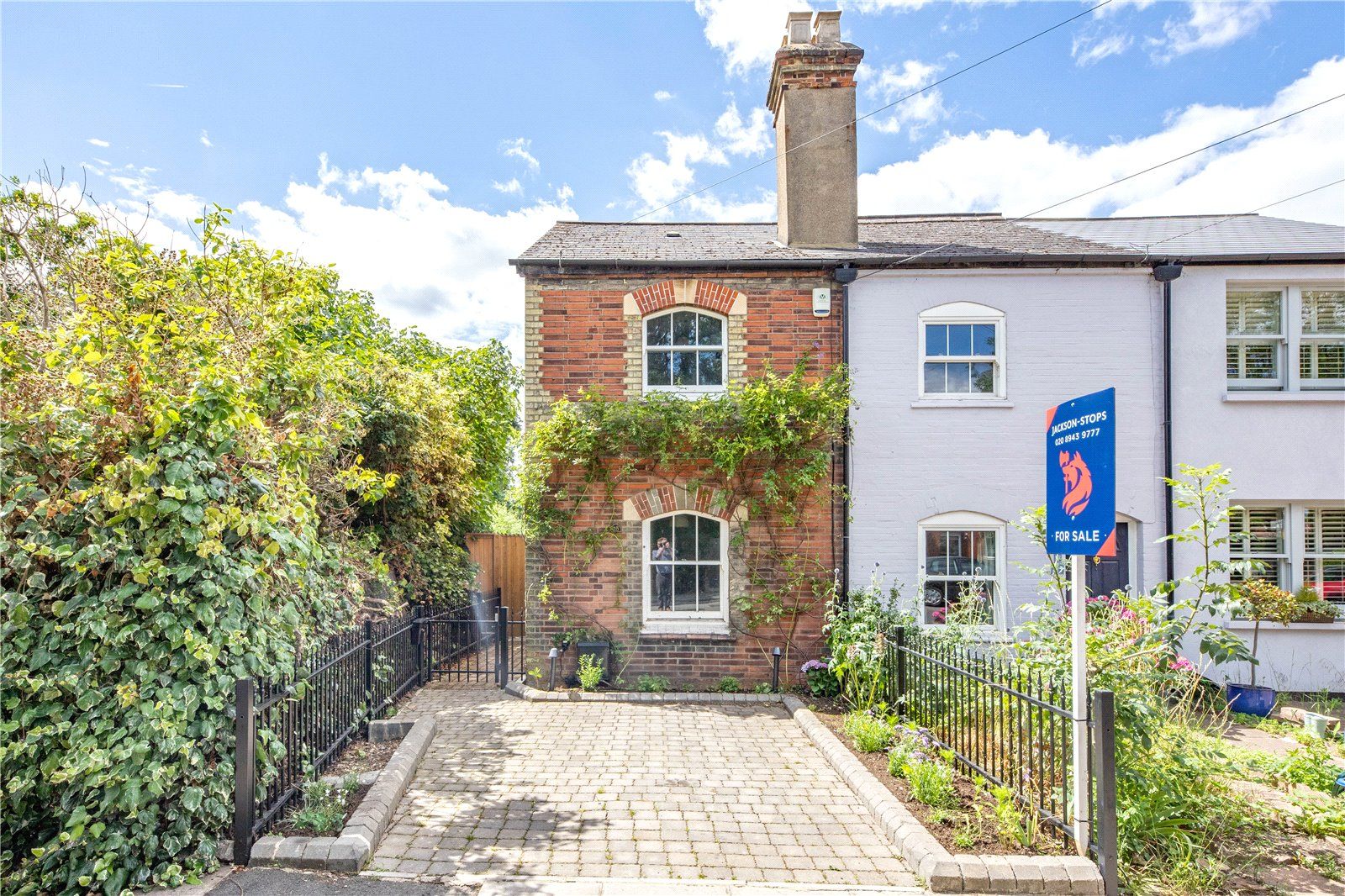 2 bed end terrace house for sale in Windmill Road, Hampton Hill