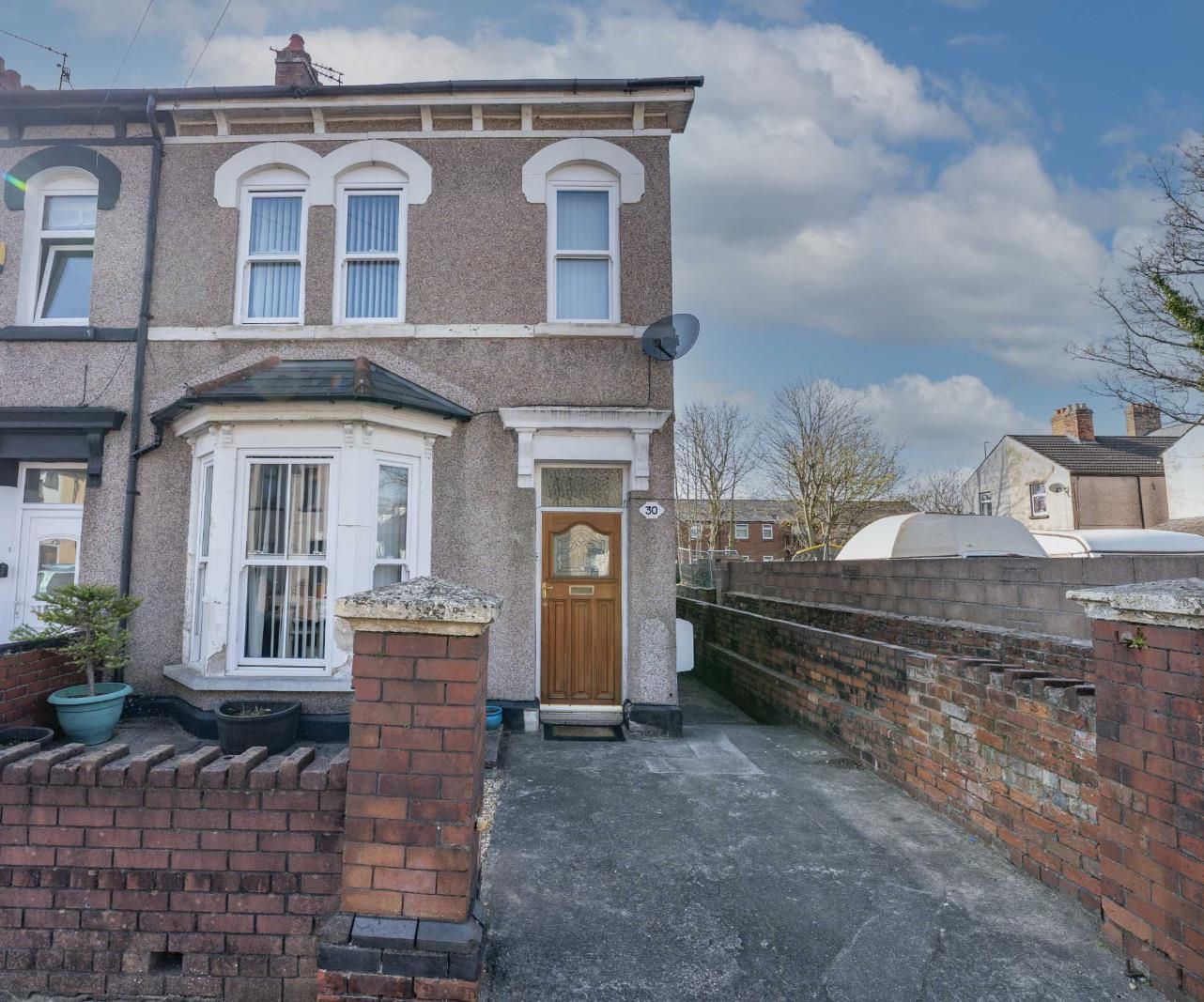 3 bed end terrace house for sale in Oxford Street, Newport, Newport
