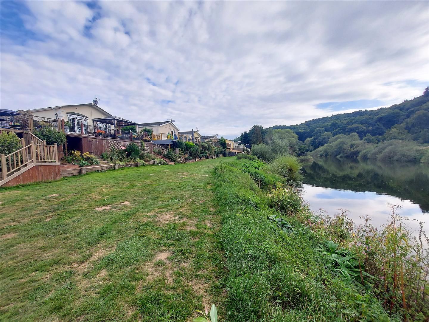 2 bed mobile/park home for sale in Severn Bank Park, StourportOn