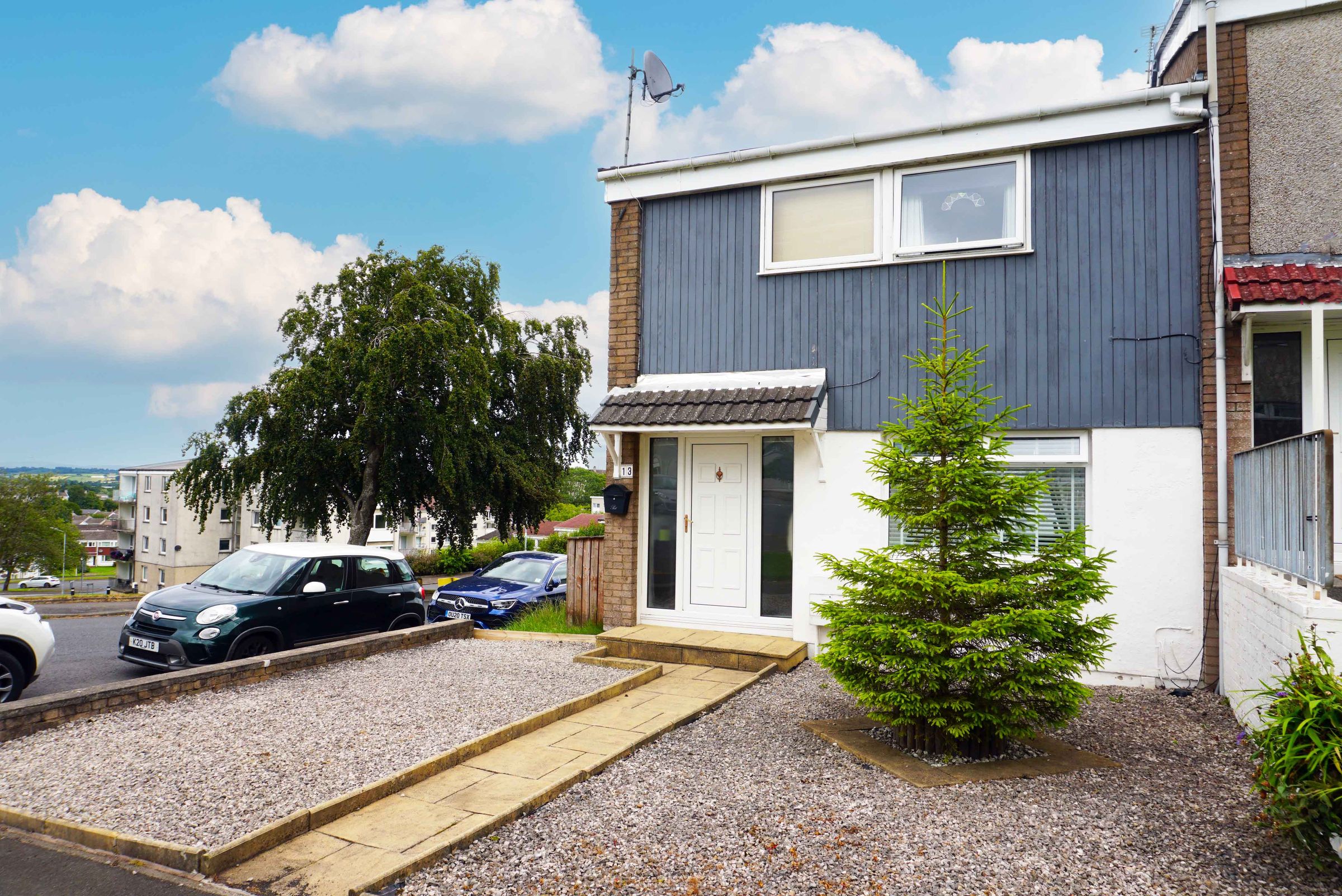 3 bed end terrace house for sale in Lyttleton, Westwood, East Kilbride