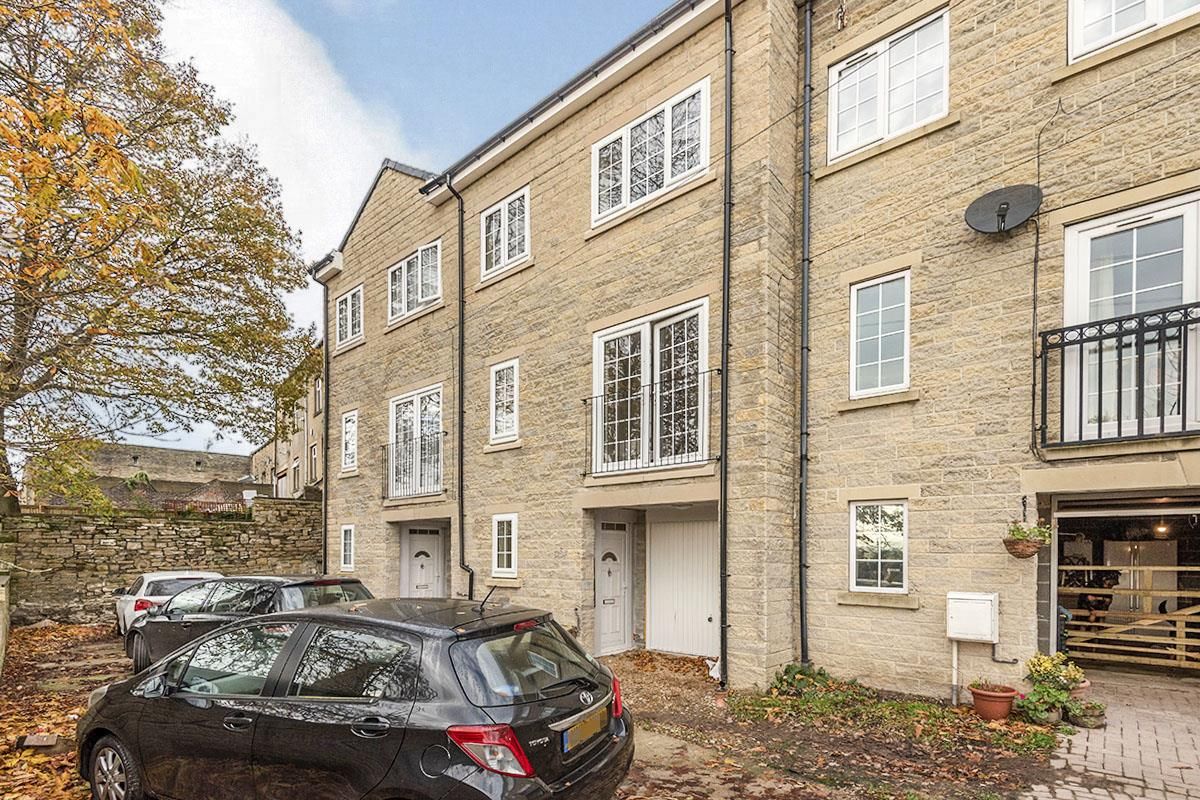 3 bed terraced house for sale in Carr Holme Court, Halifax HX1 Zoopla