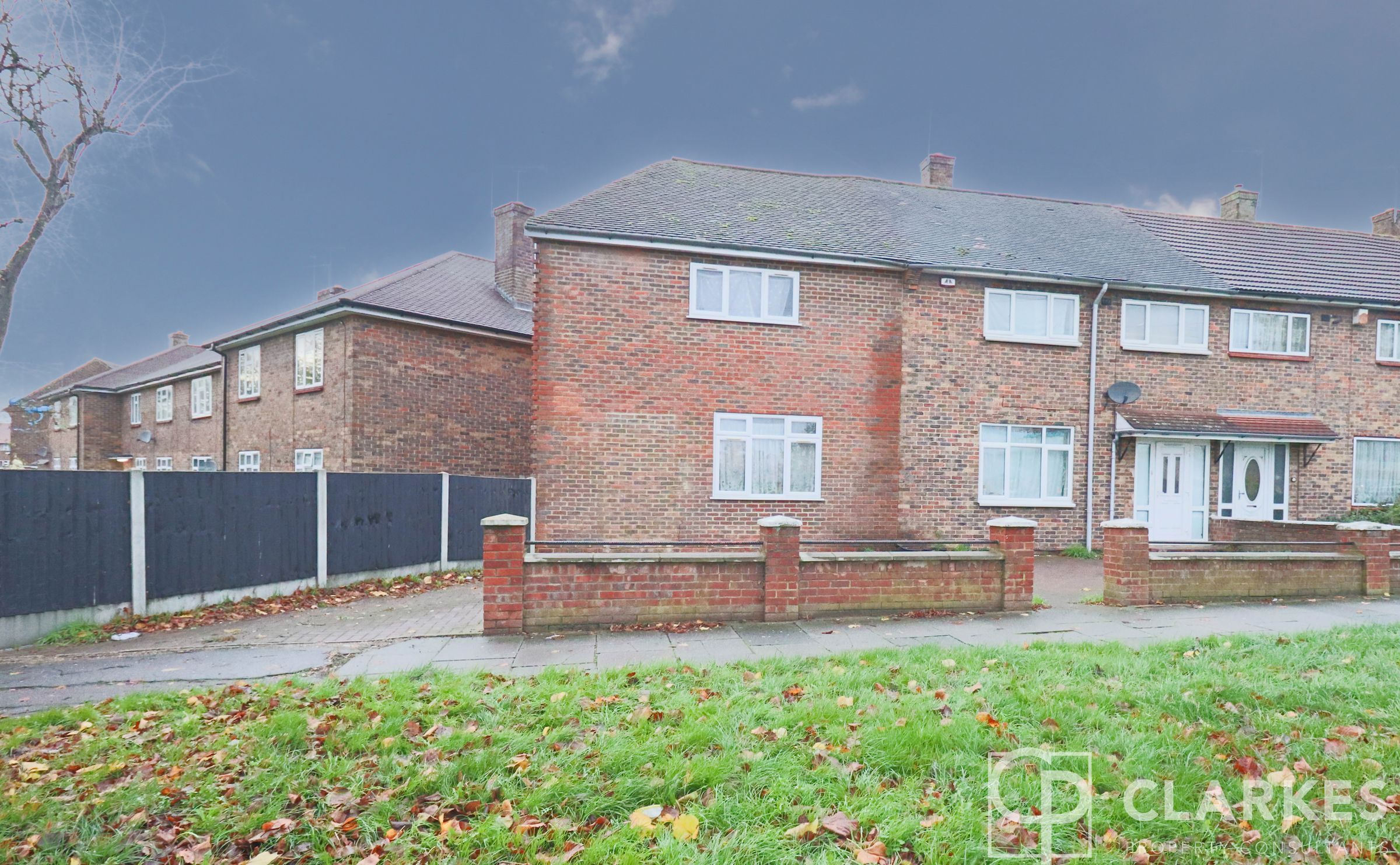 5 bed semidetached house for sale in Hilldene Avenue, Romford, Essex