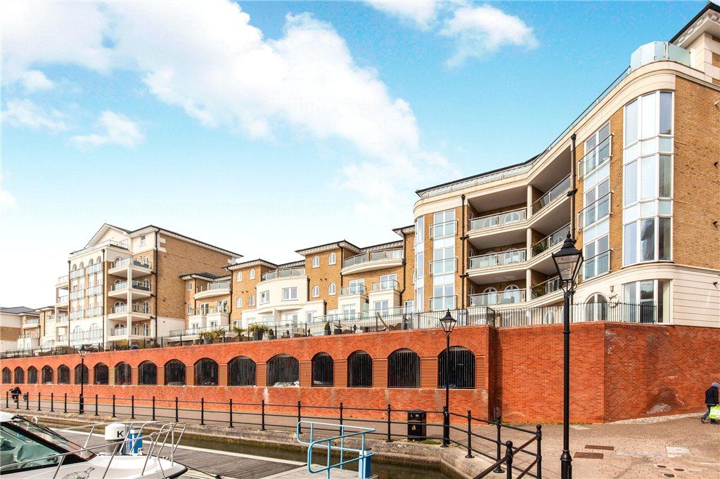 3 bed flat for sale in Hamilton Quay, Sovereign Harbour North