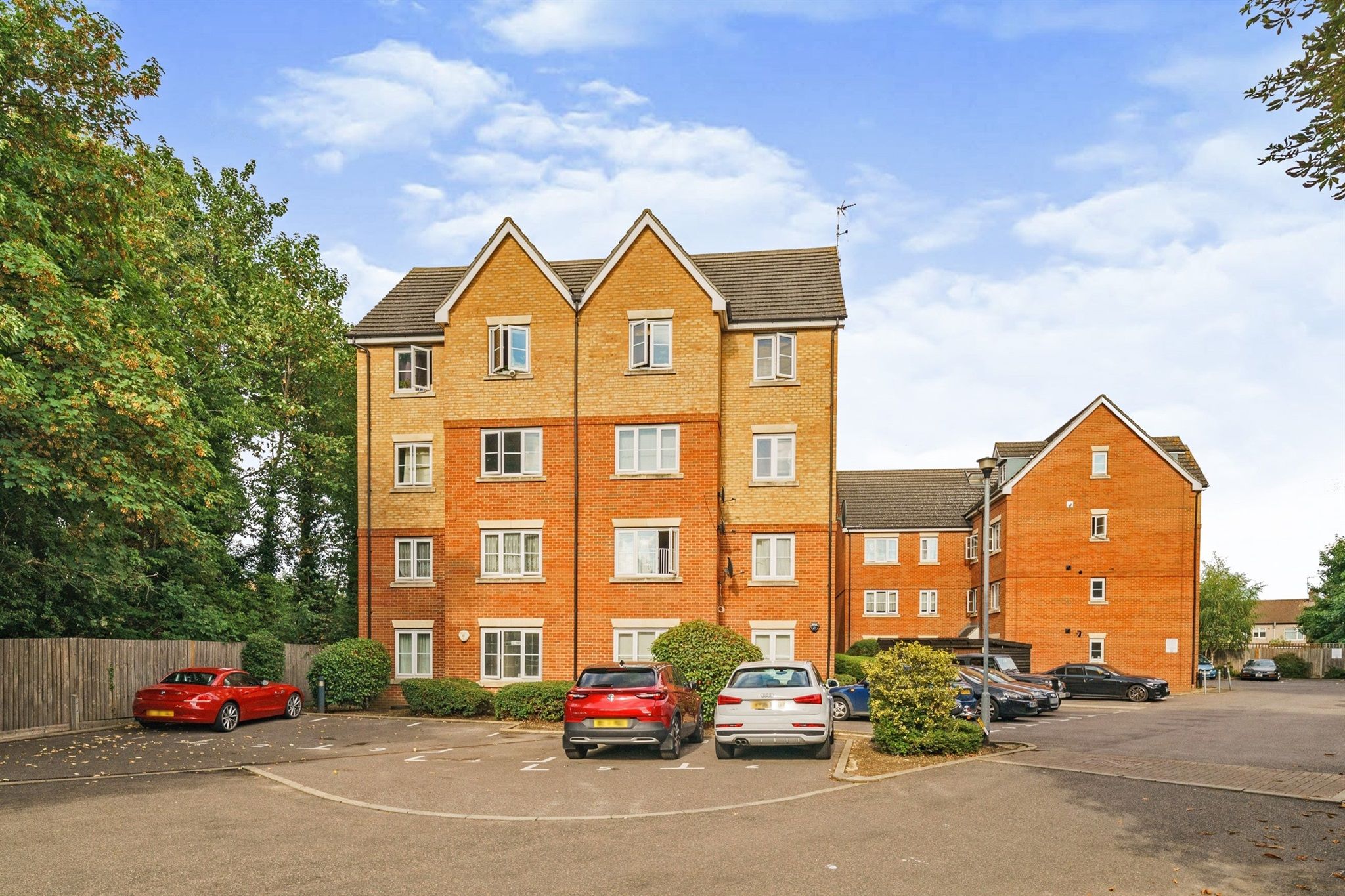 2 bed flat for sale in High Street, Cheshunt, Waltham Cross EN8 Zoopla