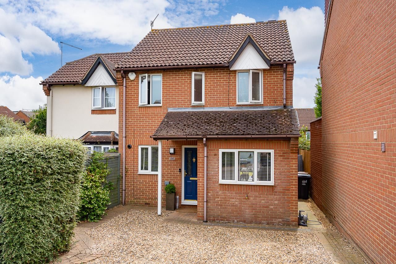3 bed property for sale in Reynard Way, Hertford SG13 Zoopla