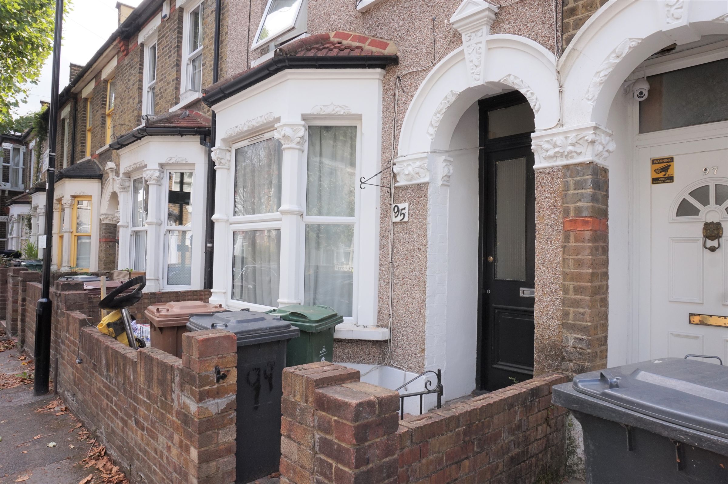 4 bed terraced house to rent in Granleigh Road, Leytonstone, London E11