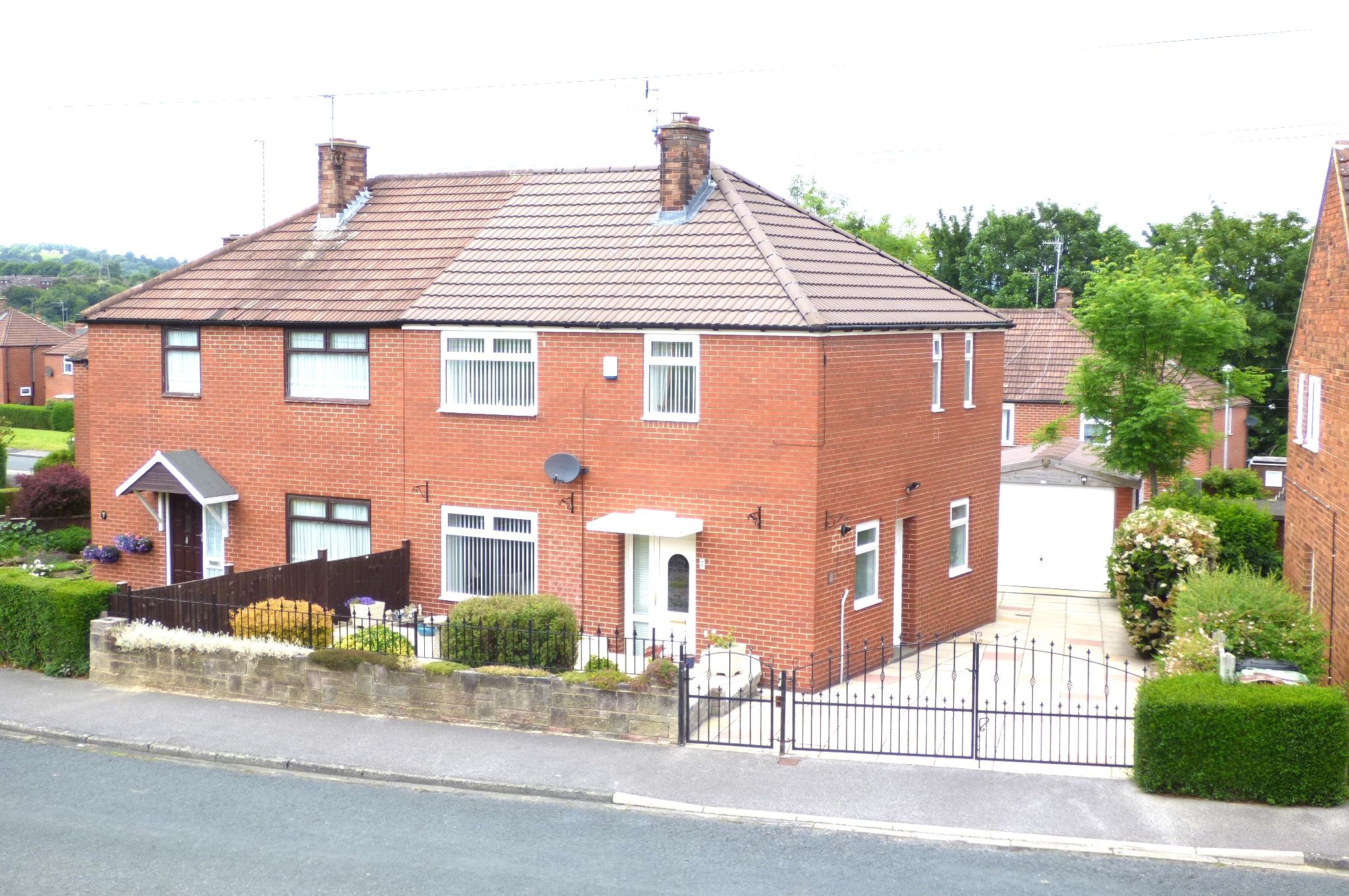 3 bed semidetached house for sale in Langley Crescent, Rodley LS13