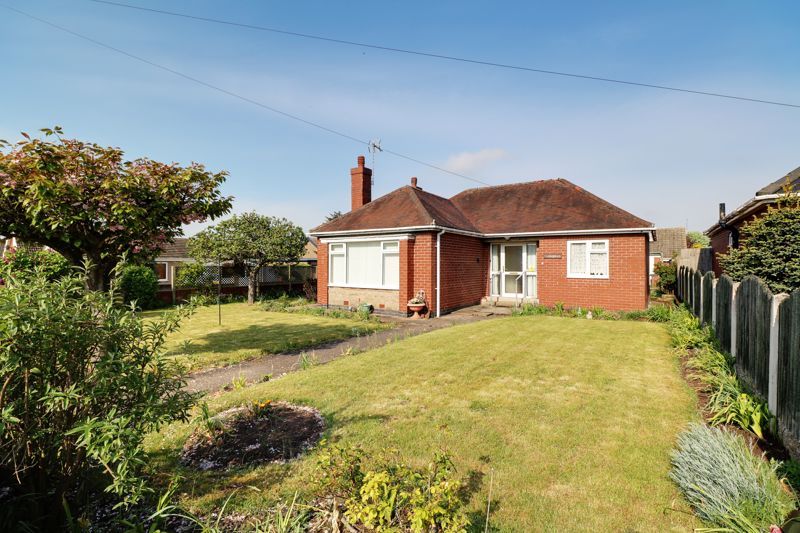 3 bed detached bungalow for sale in Park Close, Westwoodside, Doncaster