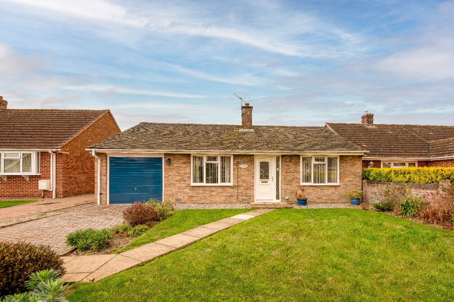 2 bed bungalow for sale in The Alders, Thatcham RG18 Zoopla