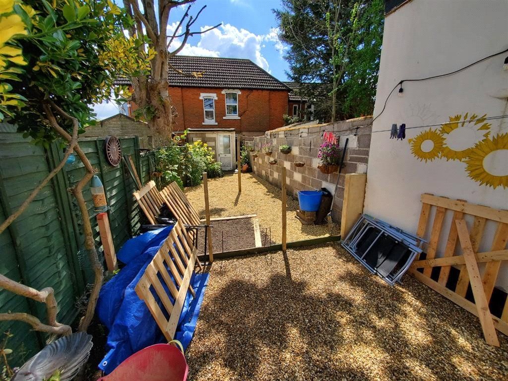 2 bed terraced house for sale in Avenue Road, Southampton, Hampshire