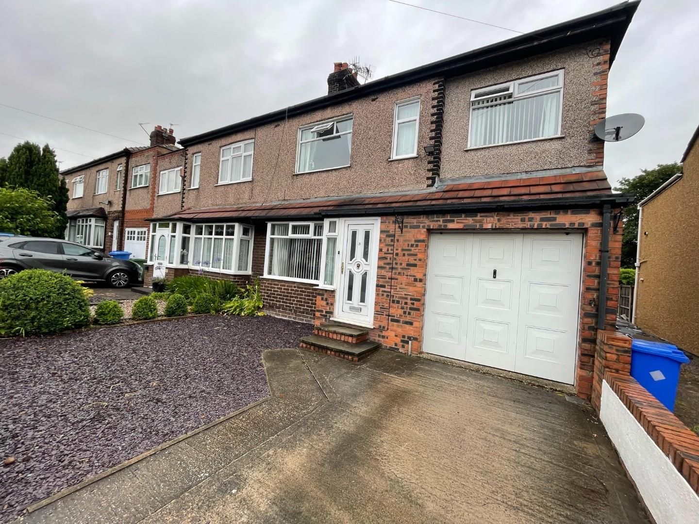 4 bed semidetached house for sale in Halegate Road, Widnes WA8 Zoopla