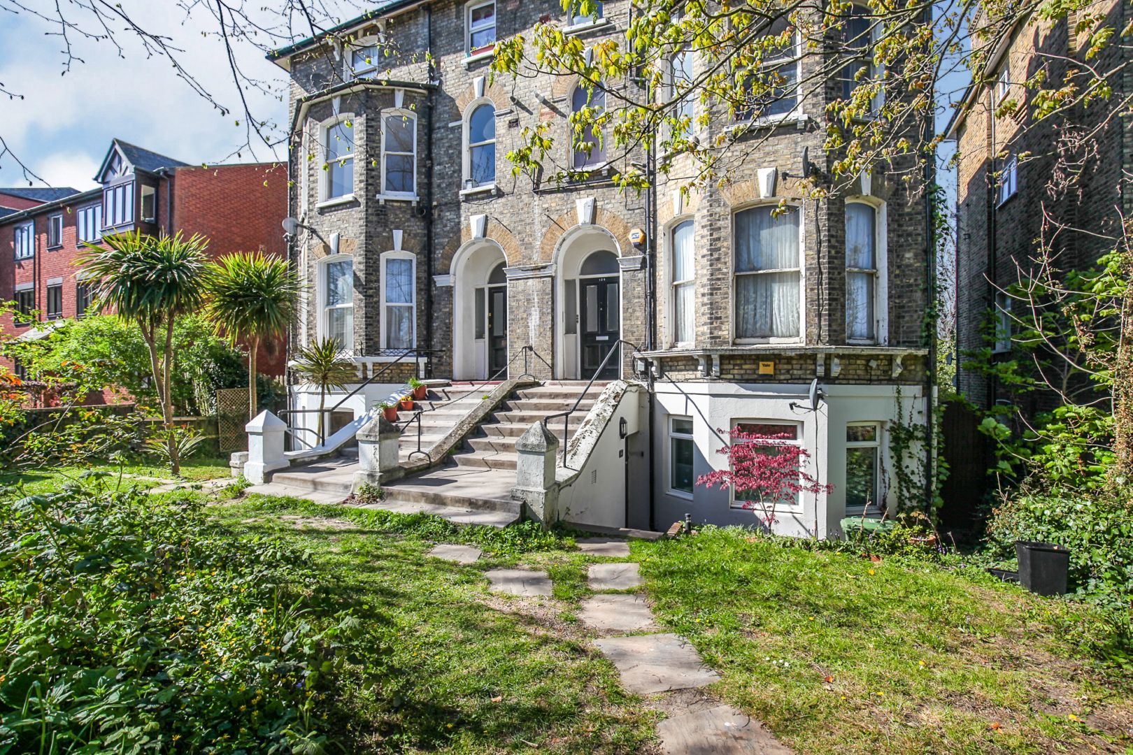 124 Burnt Ash Hill London SE12