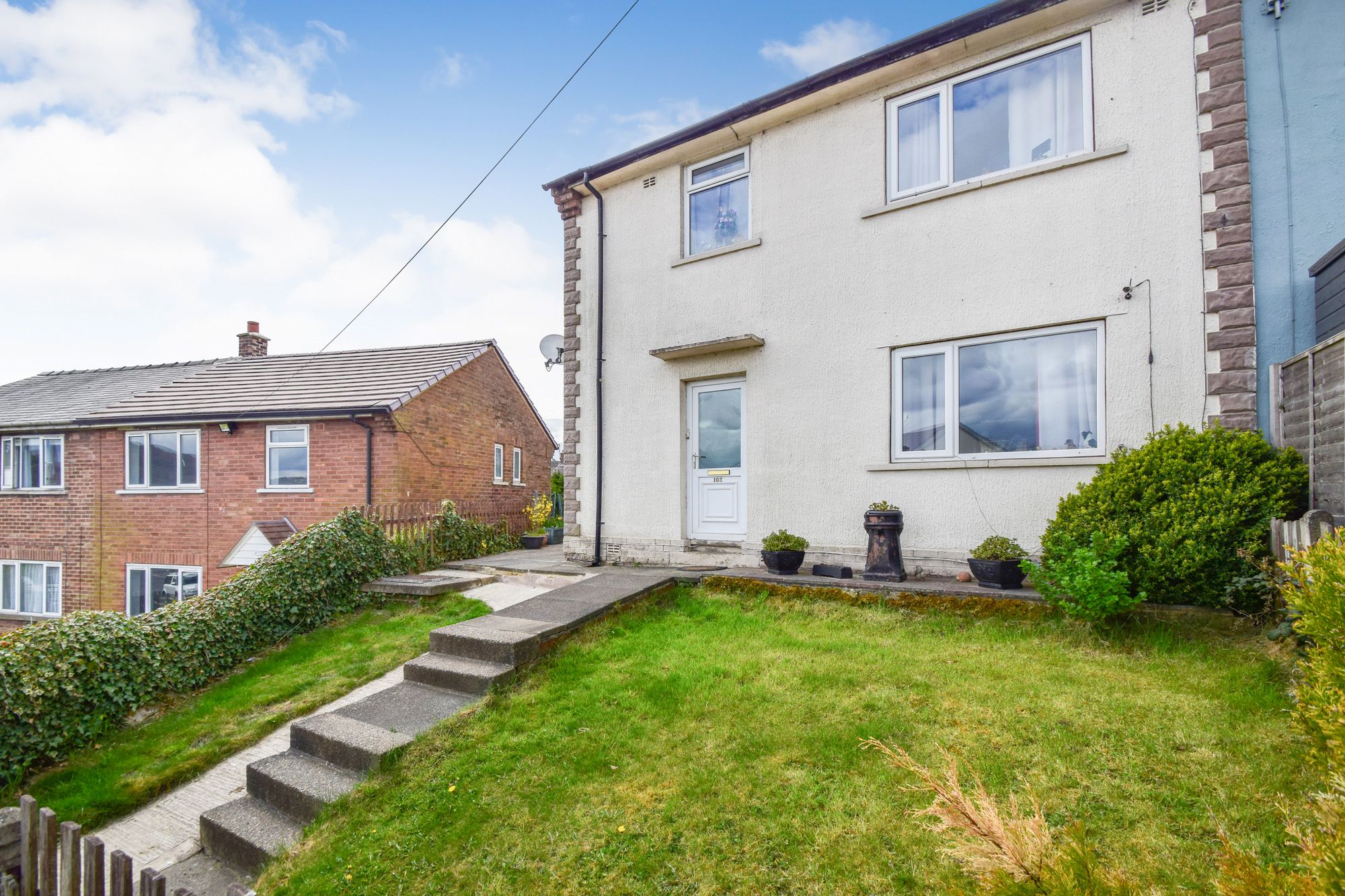 3 bed semidetached house for sale in Bracken Bank Grove, Keighley