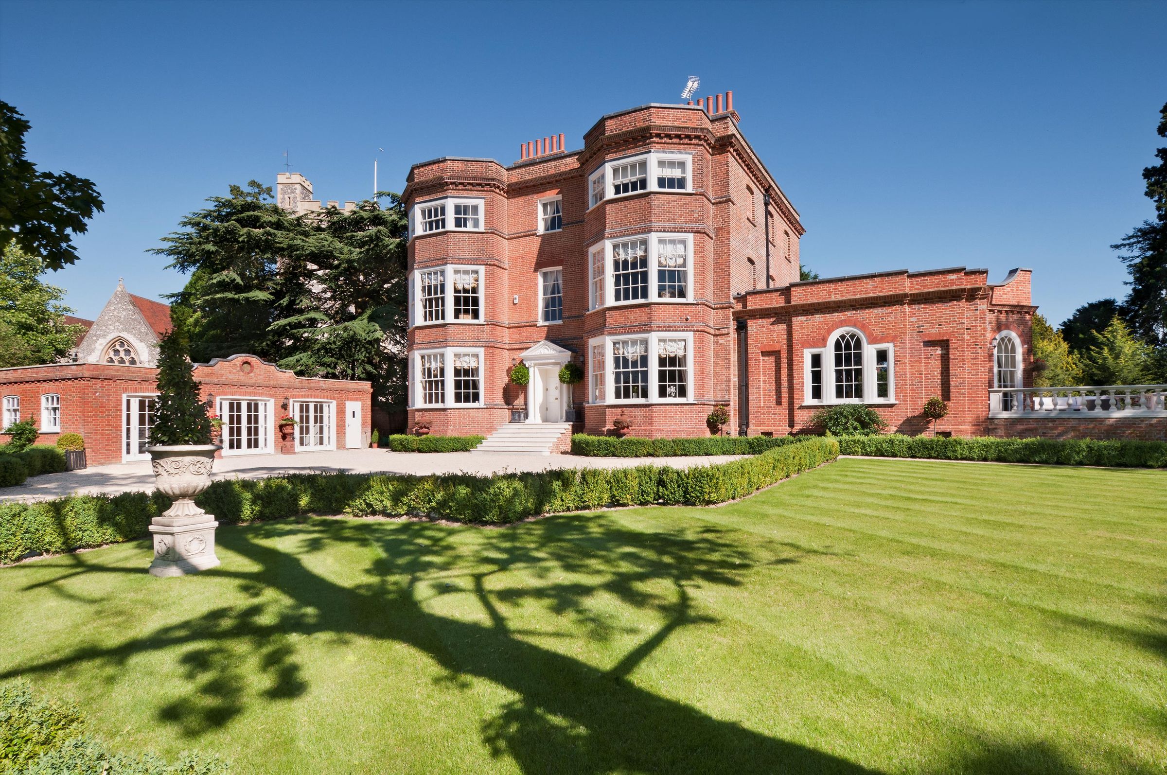 7 bed detached house for sale in Bray Road, Bray, Maidenhead, Berkshire