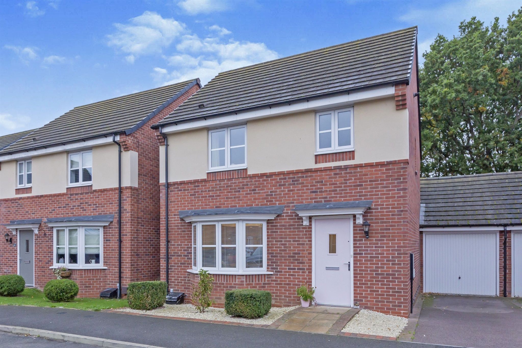 3 bed detached house for sale in Bonneville Road, Hinckley LE10 Zoopla