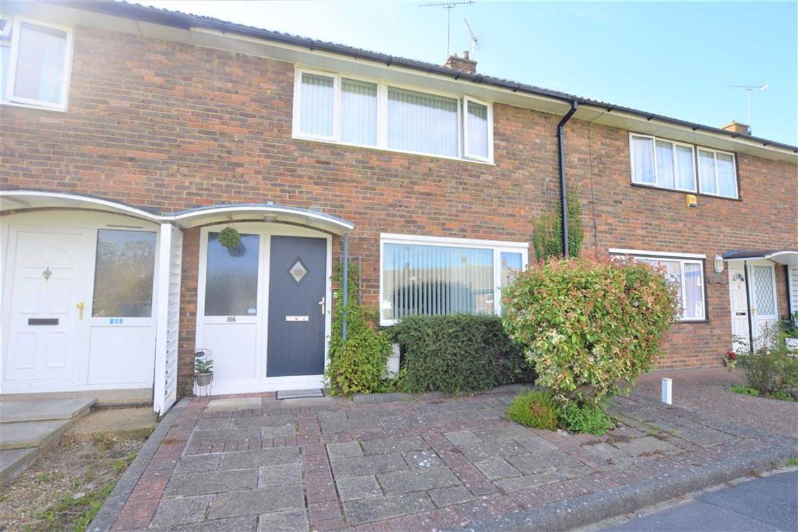 The Knares, Lee Chapel South, Basildon, Essex SS16  