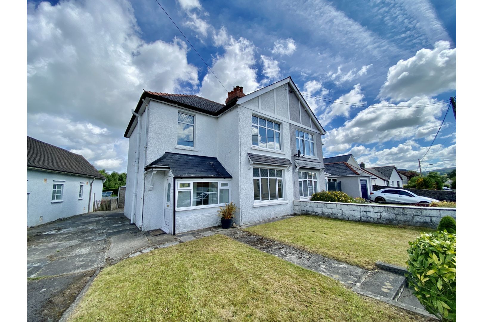 3 bed semidetached house for sale in Heol Llansawel, Llanybydder SA40 Zoopla