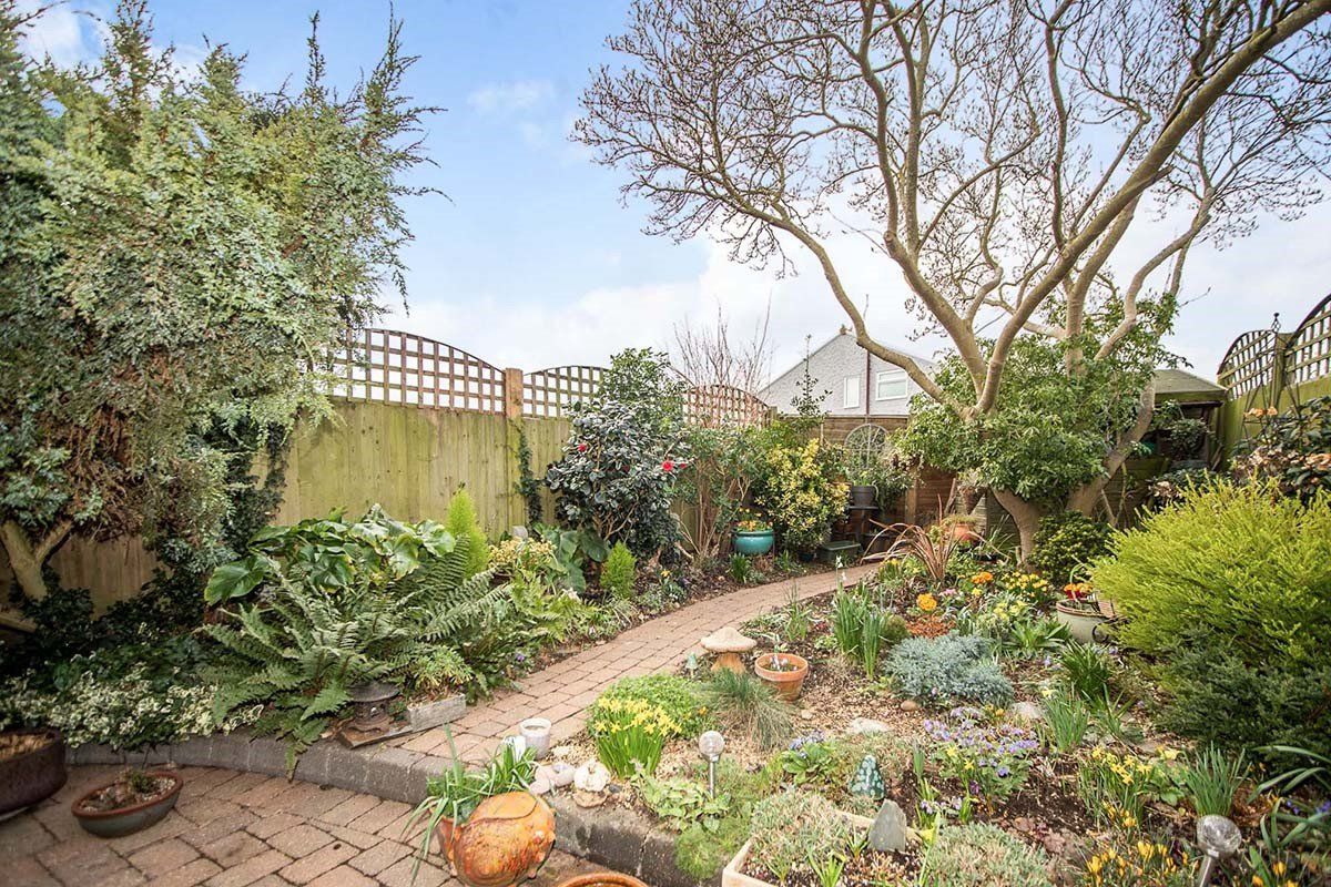 2 bed semidetached house for sale in Shepherds Way, Lower Stoke