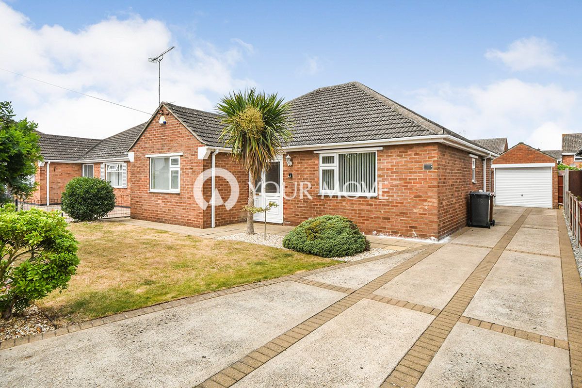 3 bed bungalow for sale in Beverley Grove, North Hykeham, Lincoln