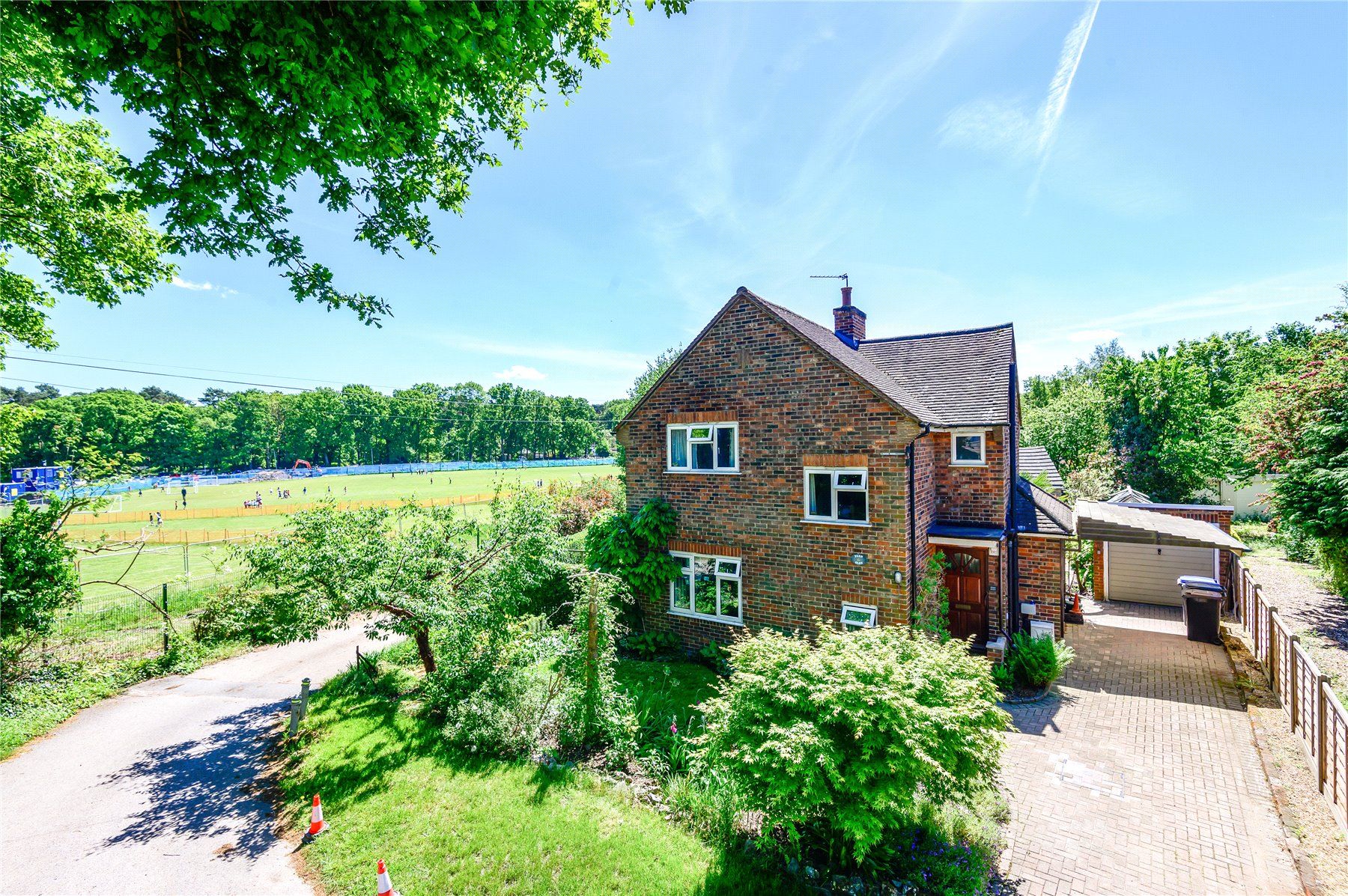 3 bed detached house for sale in Sandy Way, Woking GU22 Zoopla