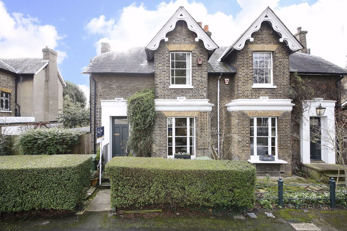 Lyndhurst Square, London SE15  