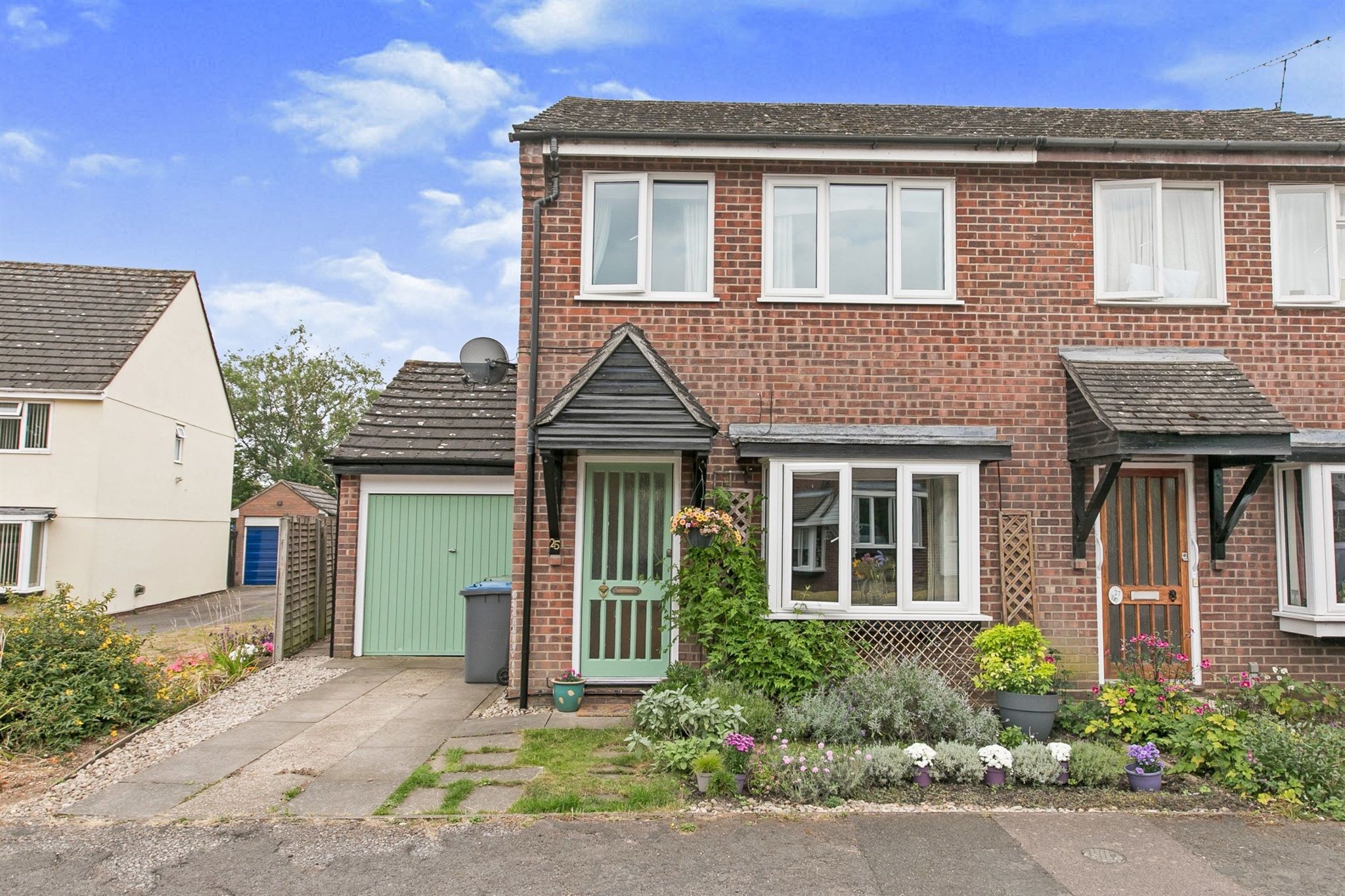3 bed semidetached house for sale in Church View Close, Melton