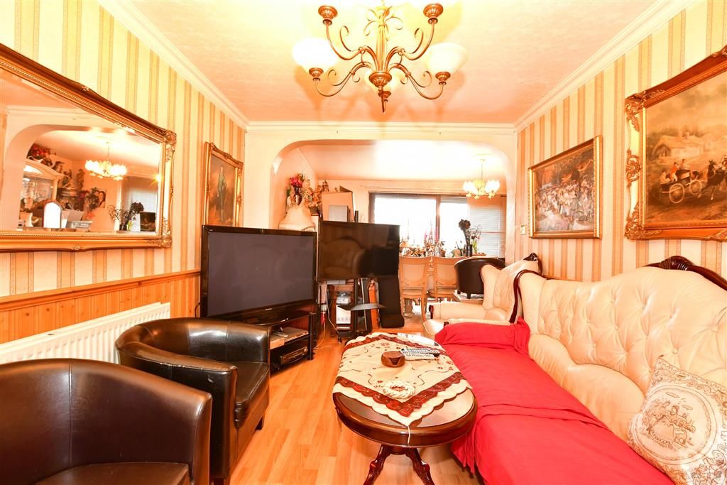 3 bed terraced house for sale in Fir Tree Walk, Dagenham, Essex RM10 Zoopla