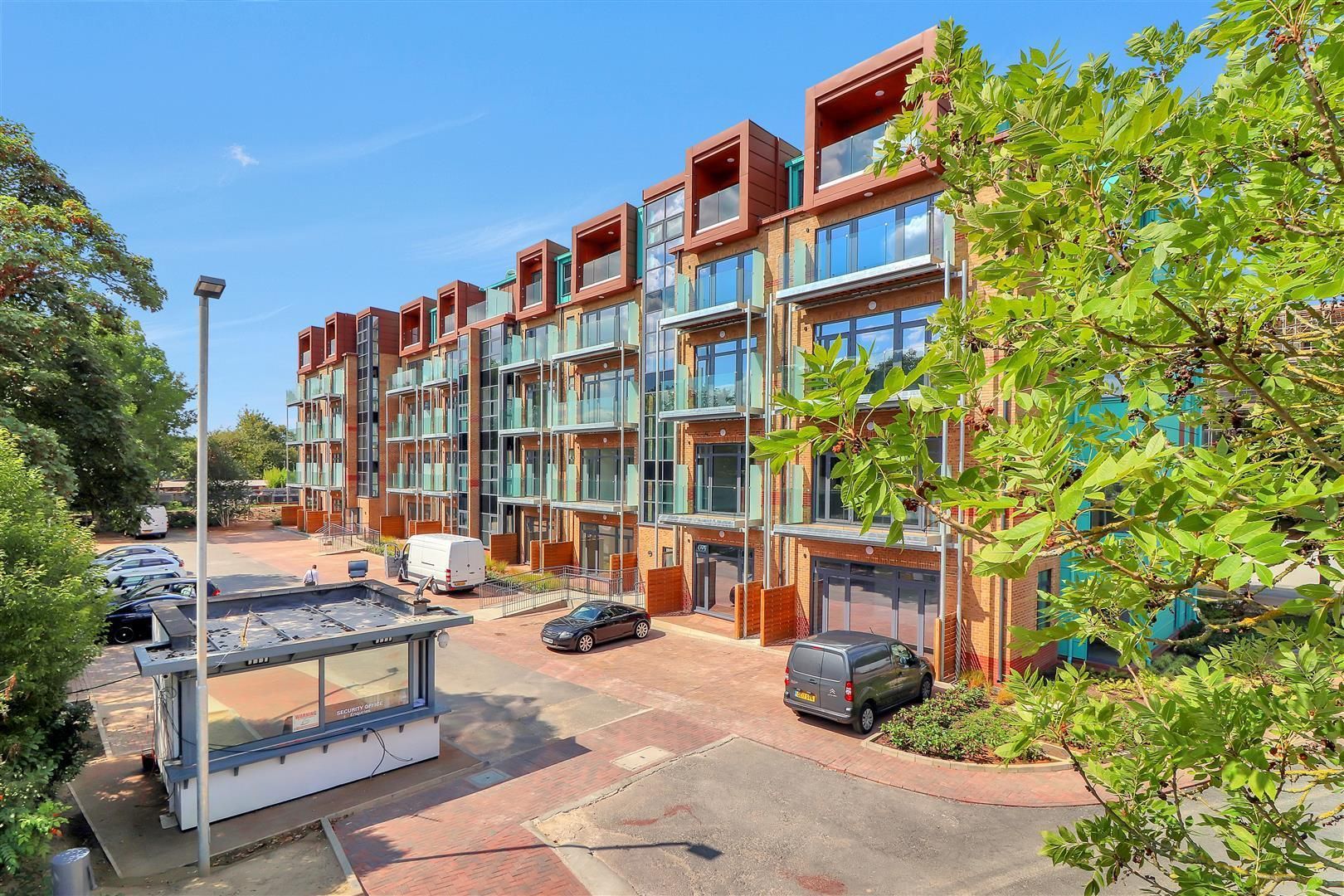 Jessop Court, 1 Brindley Place, Uxbridge UB8  