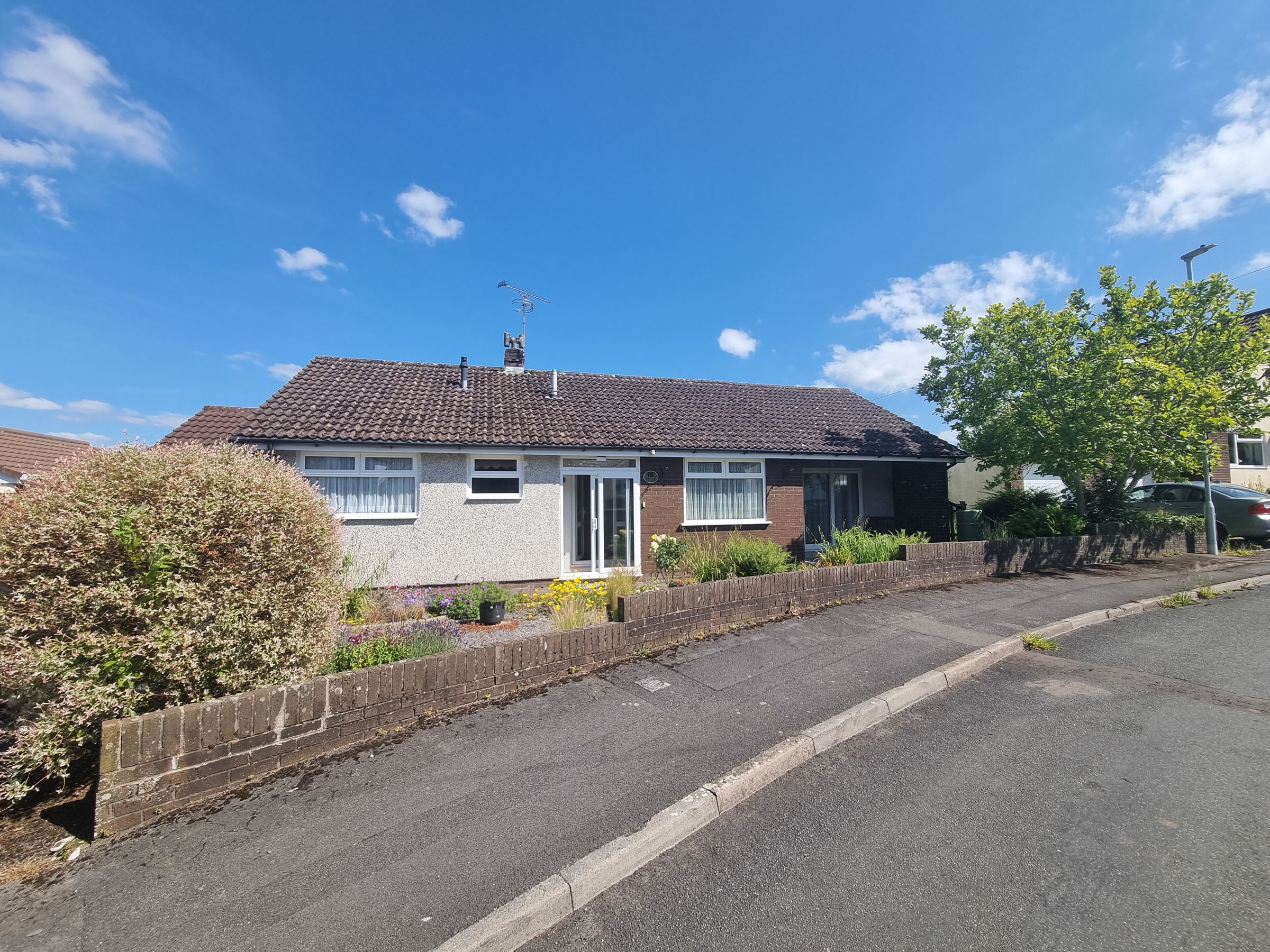 3 bed detached bungalow to rent in The Oaks, Winford, Bristol BS40 Zoopla