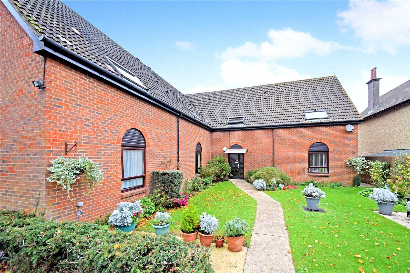 1 bed flat for sale in Ashridge Court, Newbury, Berkshire RG14 Zoopla